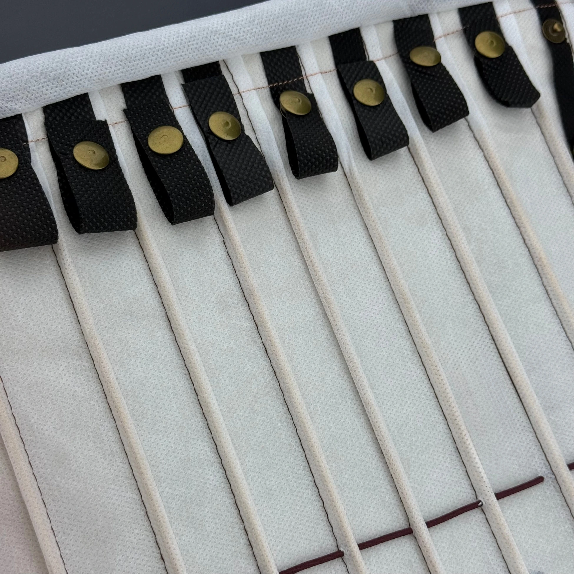 Açık Kahverengi Kumaş Kemer Muhafazalı 26'lı Tesbih Rulosu