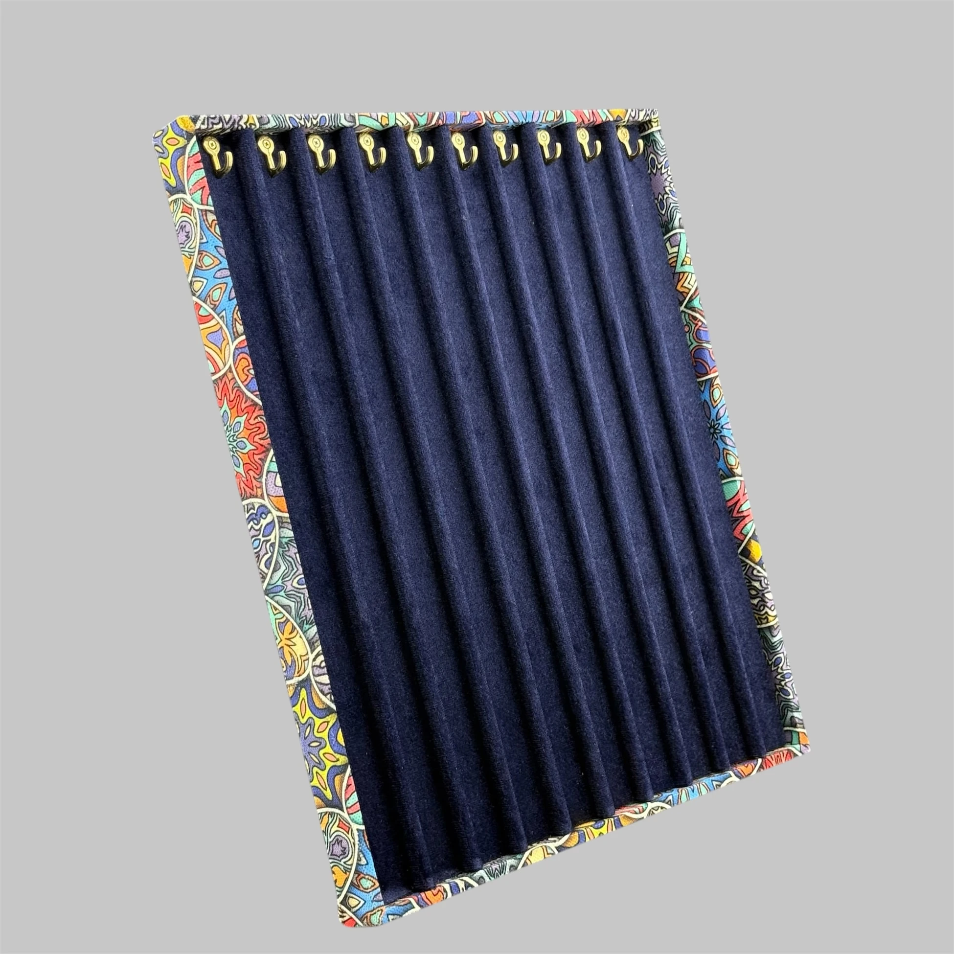 Otantik Desenli Kadife Kumaşlı Katlanabilir Ayaklı 10'lu Koleksiyon Tesbih Panosu