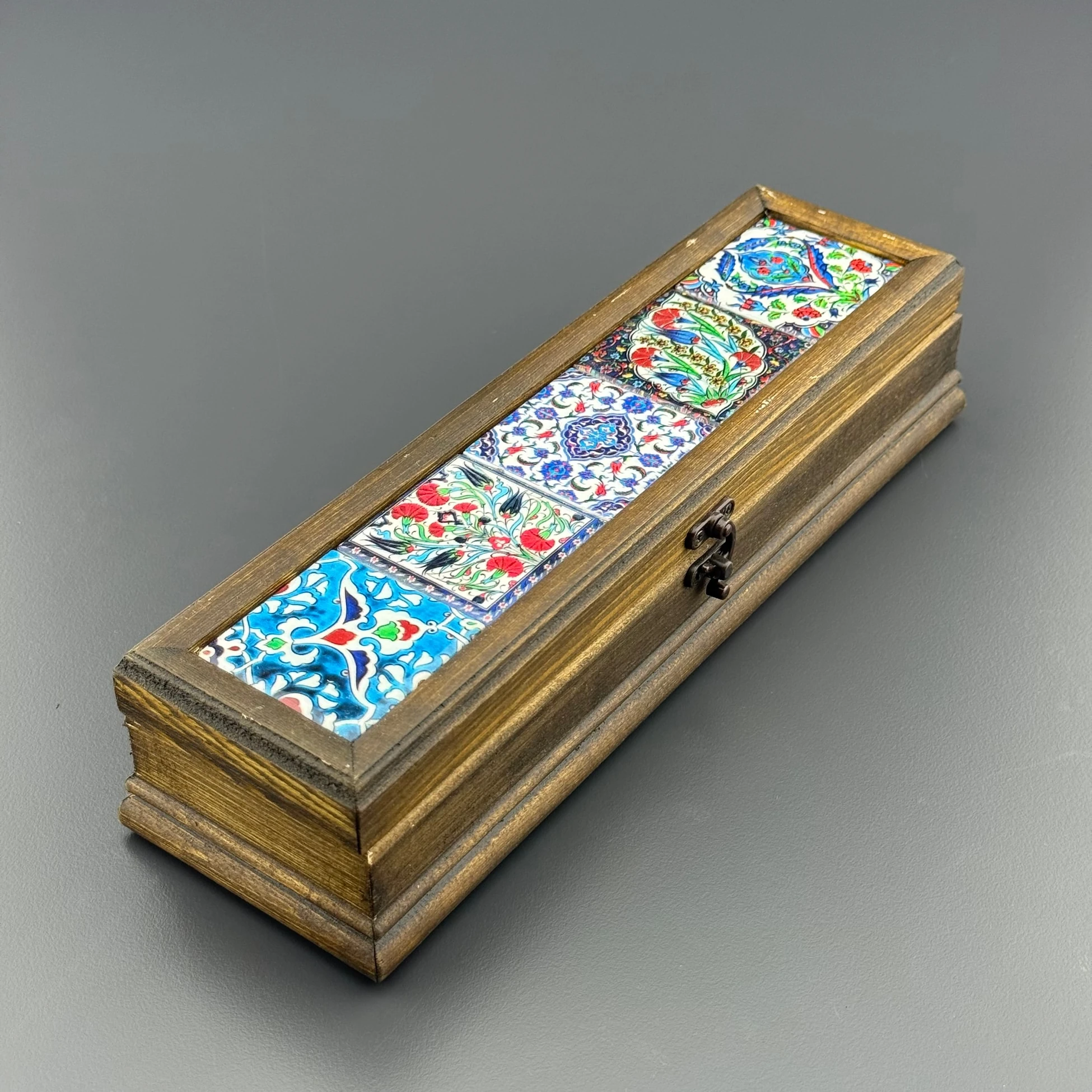 Üzeri Çini Motifli Ahşap Hediye Kutusu