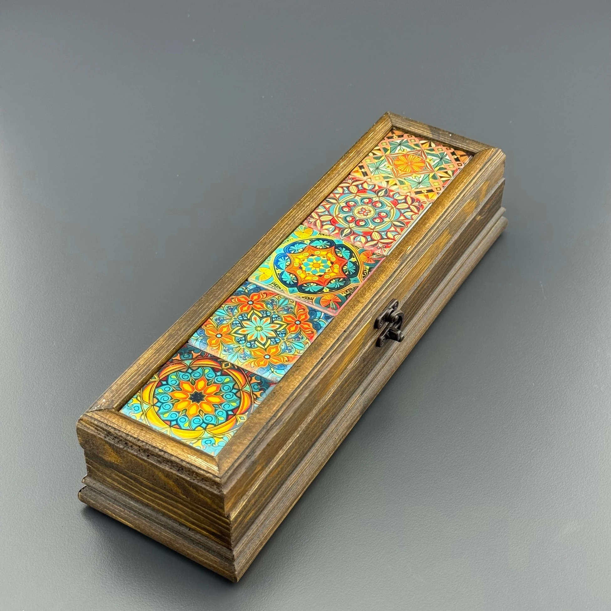 Üzeri Çini Motifli Ahşap Hediye Kutusu