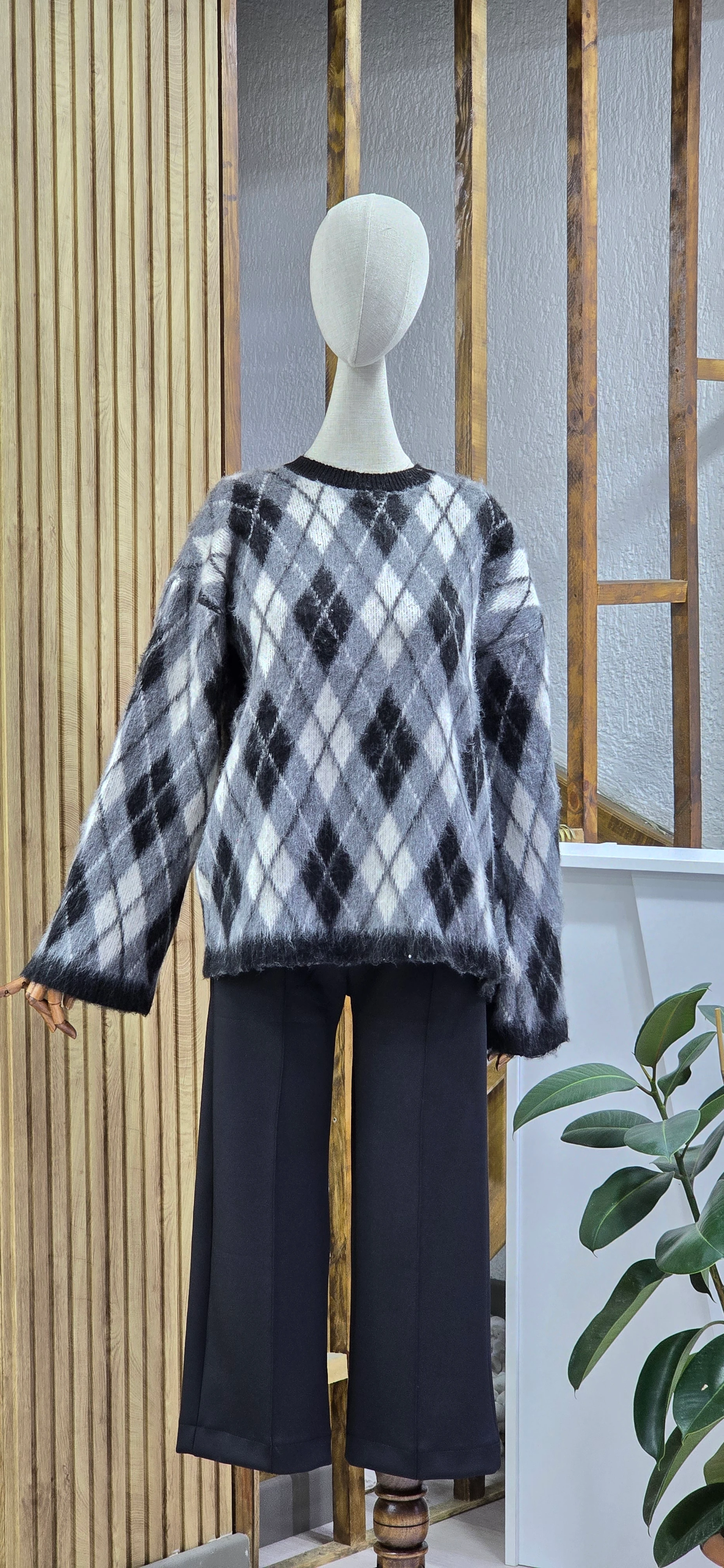 Baklava Desenli Geniş Kol Kazak - SİYAH