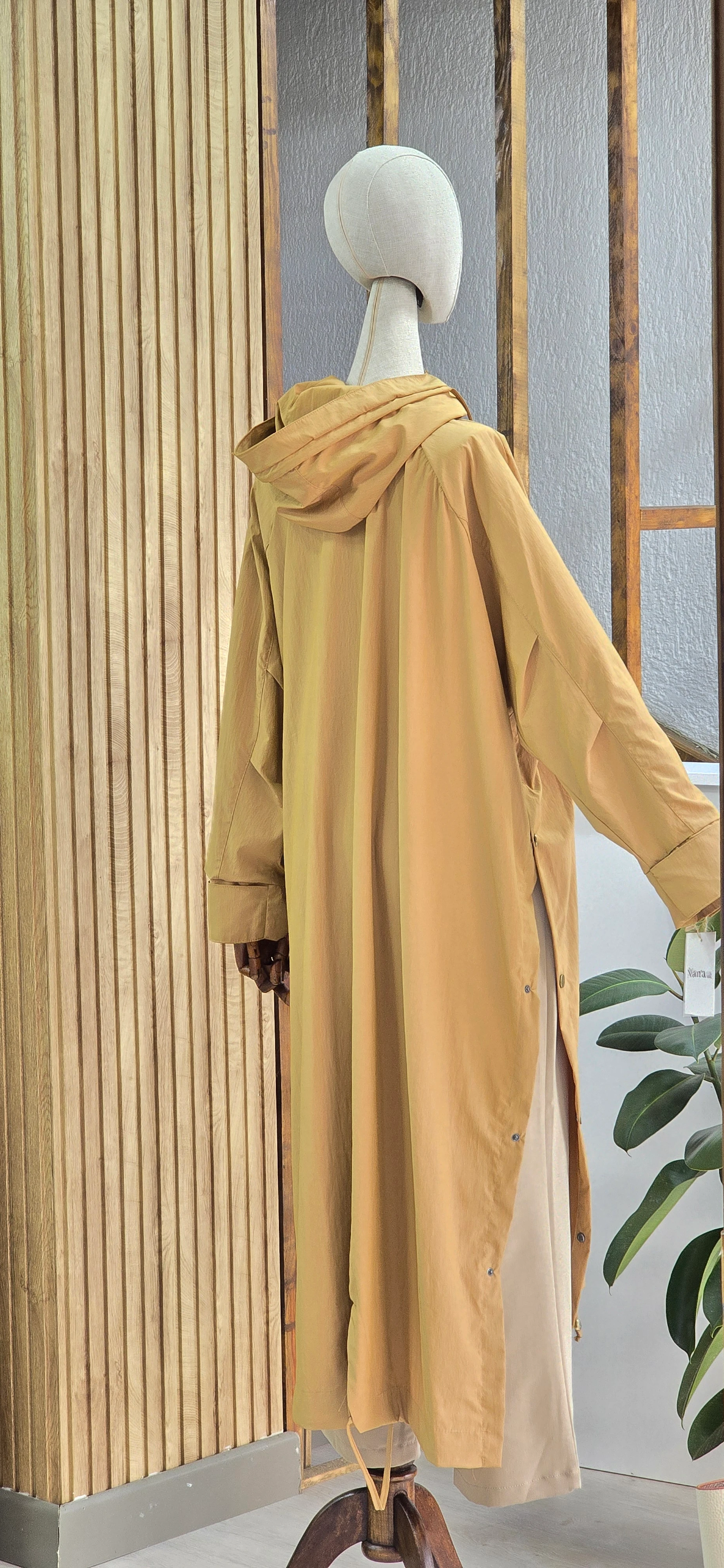 Camel Renk Kapüşonlu Yağmurluk