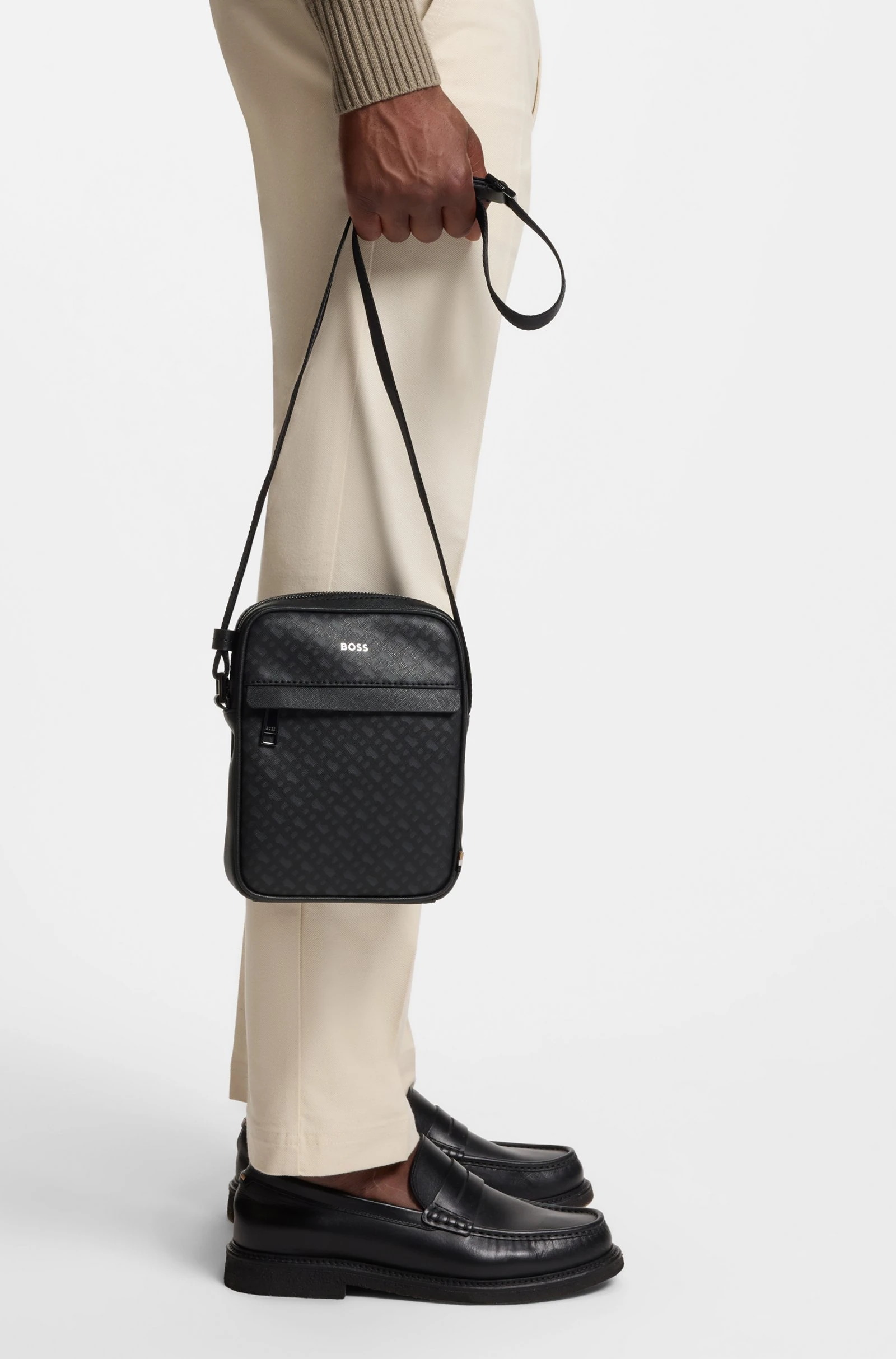 Boss Black Zair_MN_NS_Zip 10254350 01