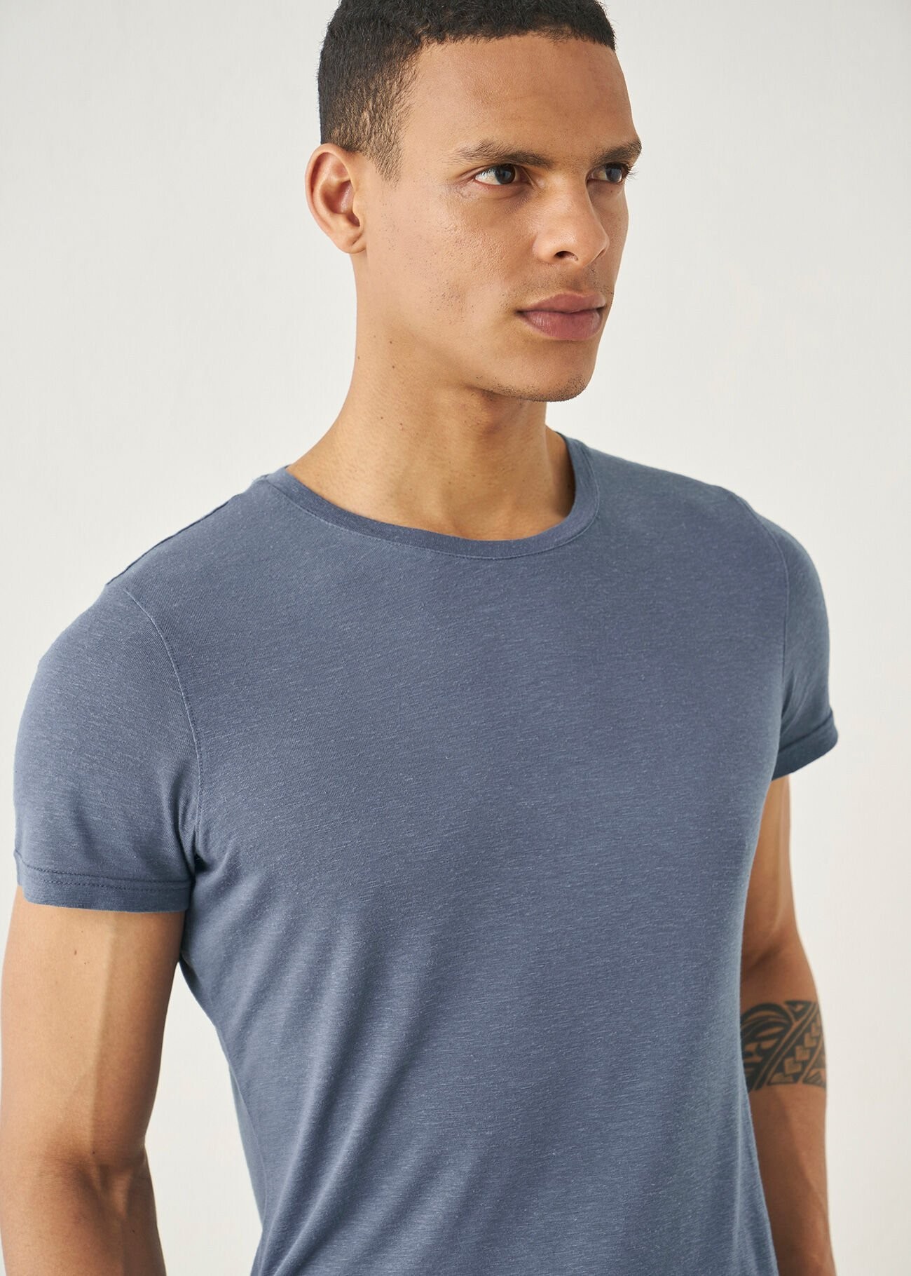 Form Crew Neck Indigo