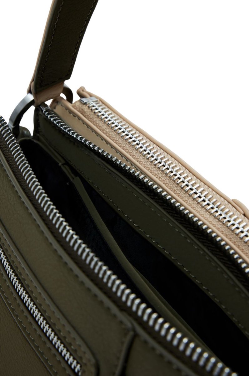 Delta Nova Shoulder Bag 