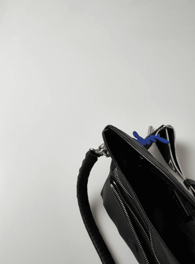Half Logo Trokel Black Shoulder Bag