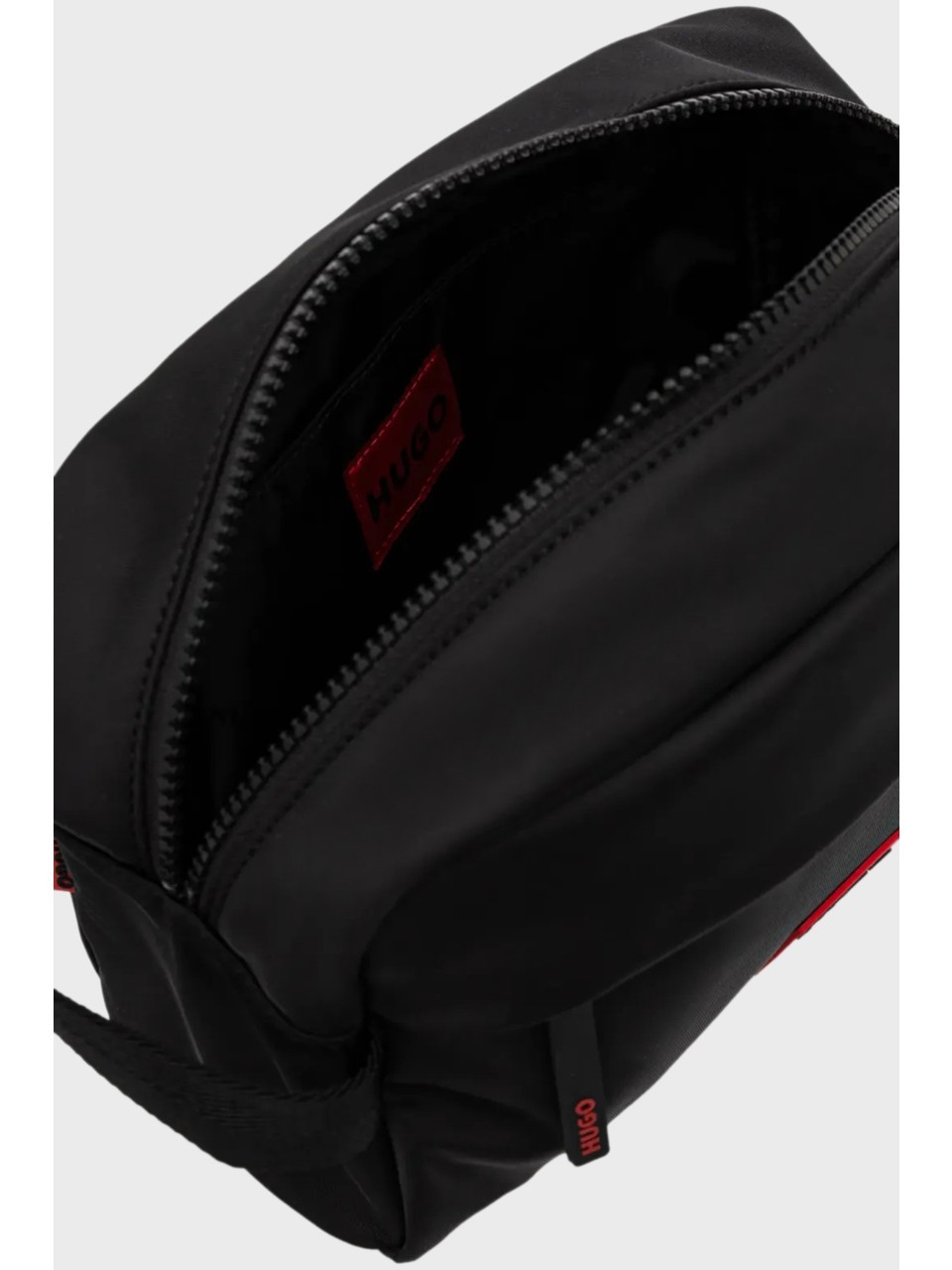 Hugo Red Ethon Black Washbag 1026036801 OS