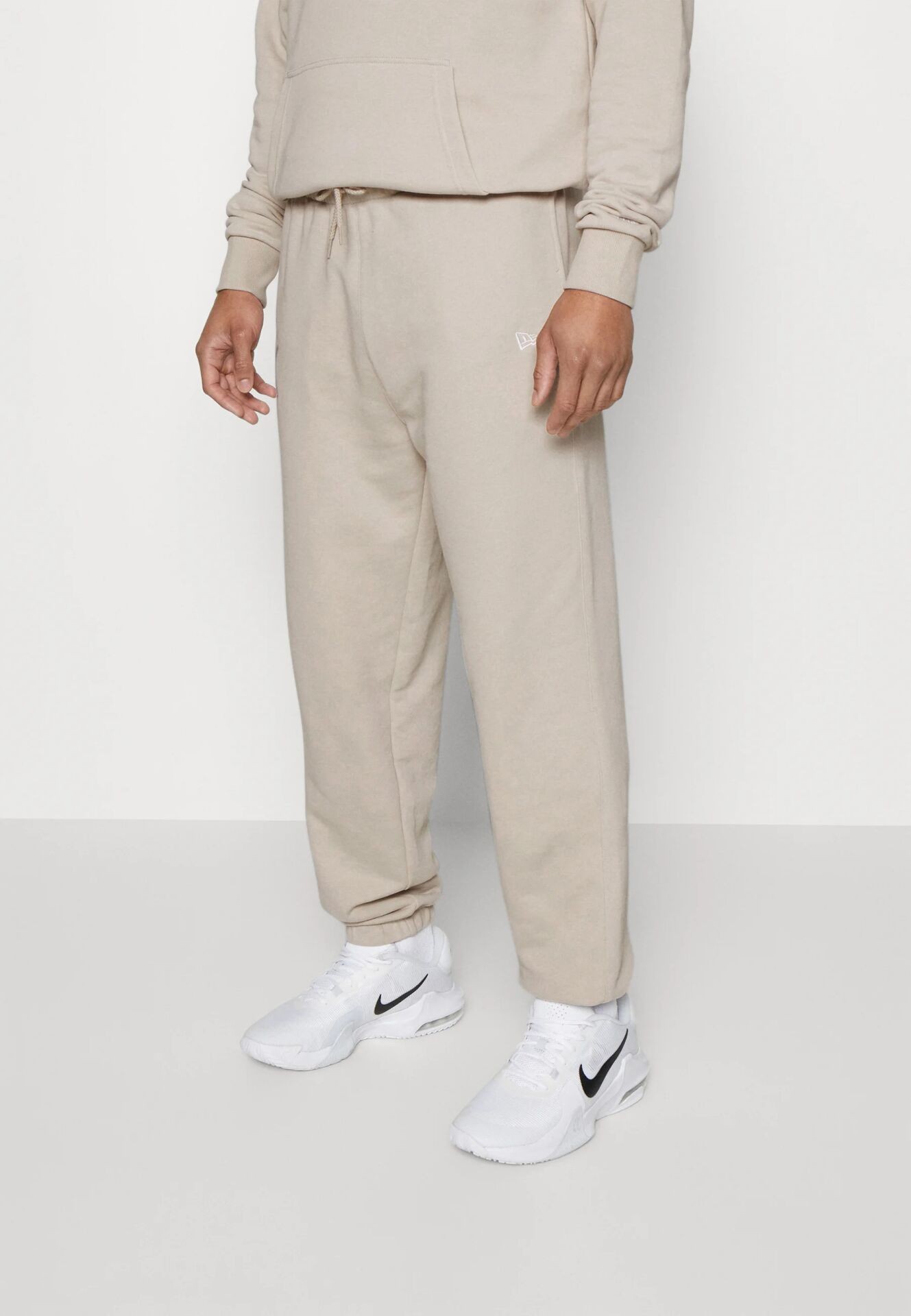 NEW ERA ESSENTIALS JOGGER BGE