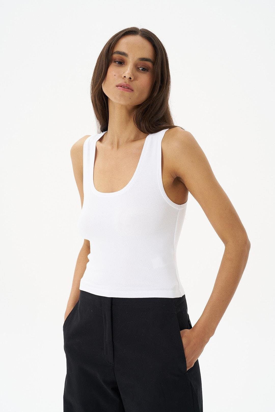 U Neck Rib Detailed Athlete