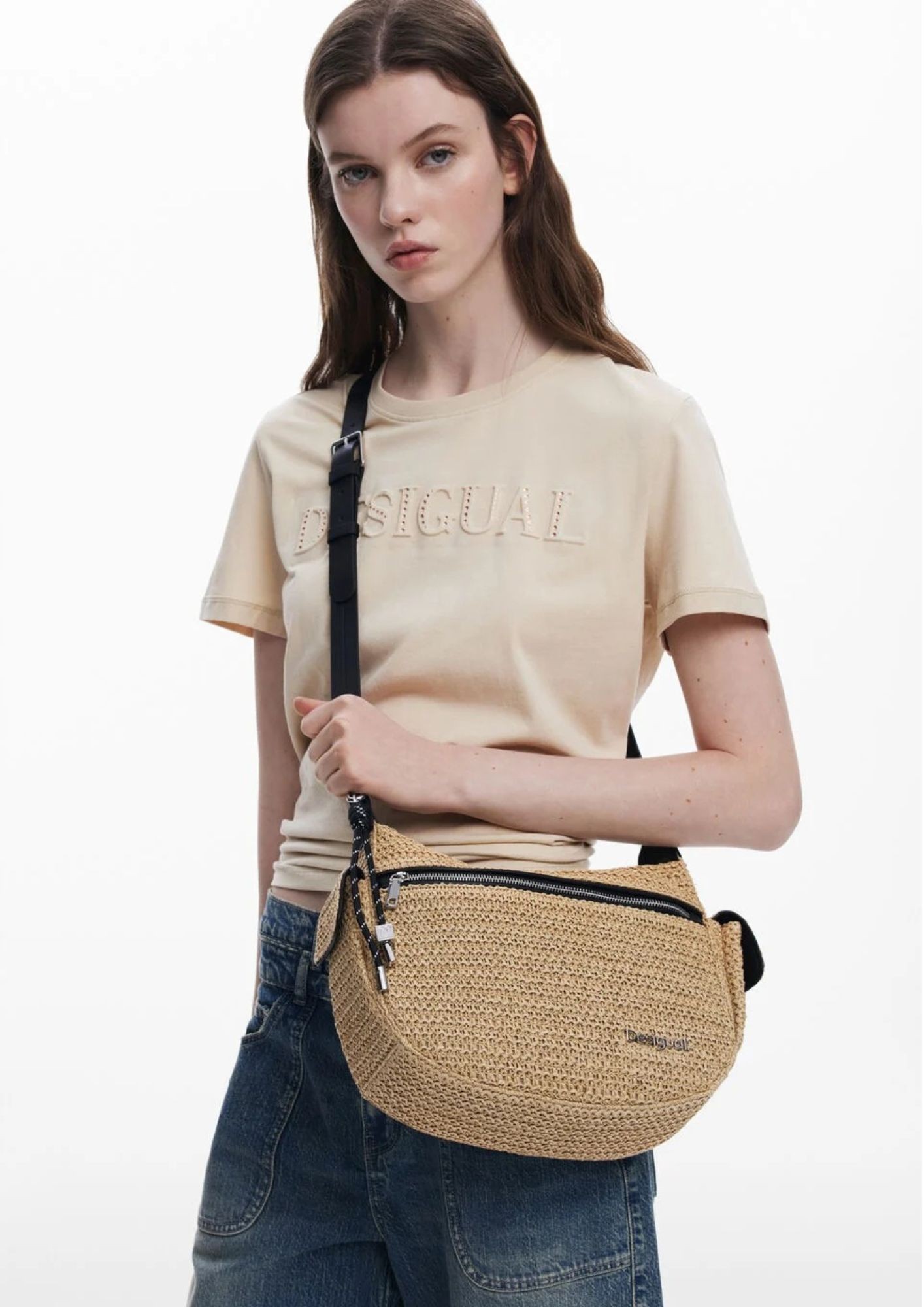 Half Logo Raffia U Shoulder Bag