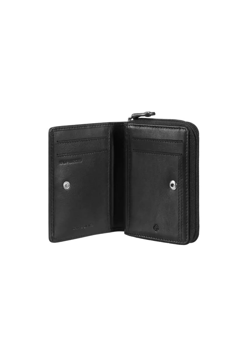 Attack Black Leather Zipped Wallet CT8*09739