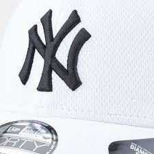 NEW ERA DIAMOND ESS 9FORTY WHIBLK OSFM