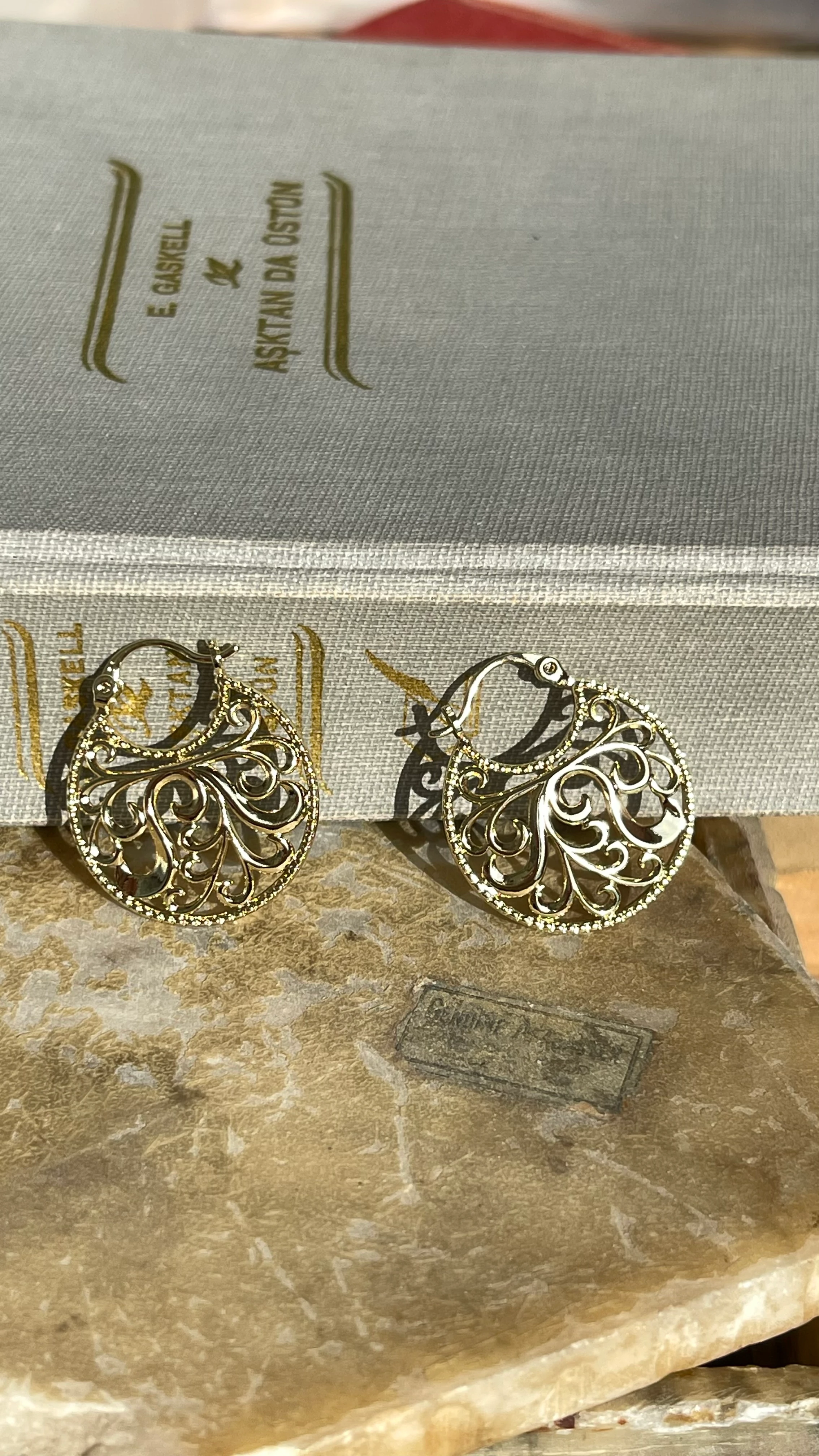 YUVARLAK DESENLİ İIK GOLD XUPİNG KÜPE