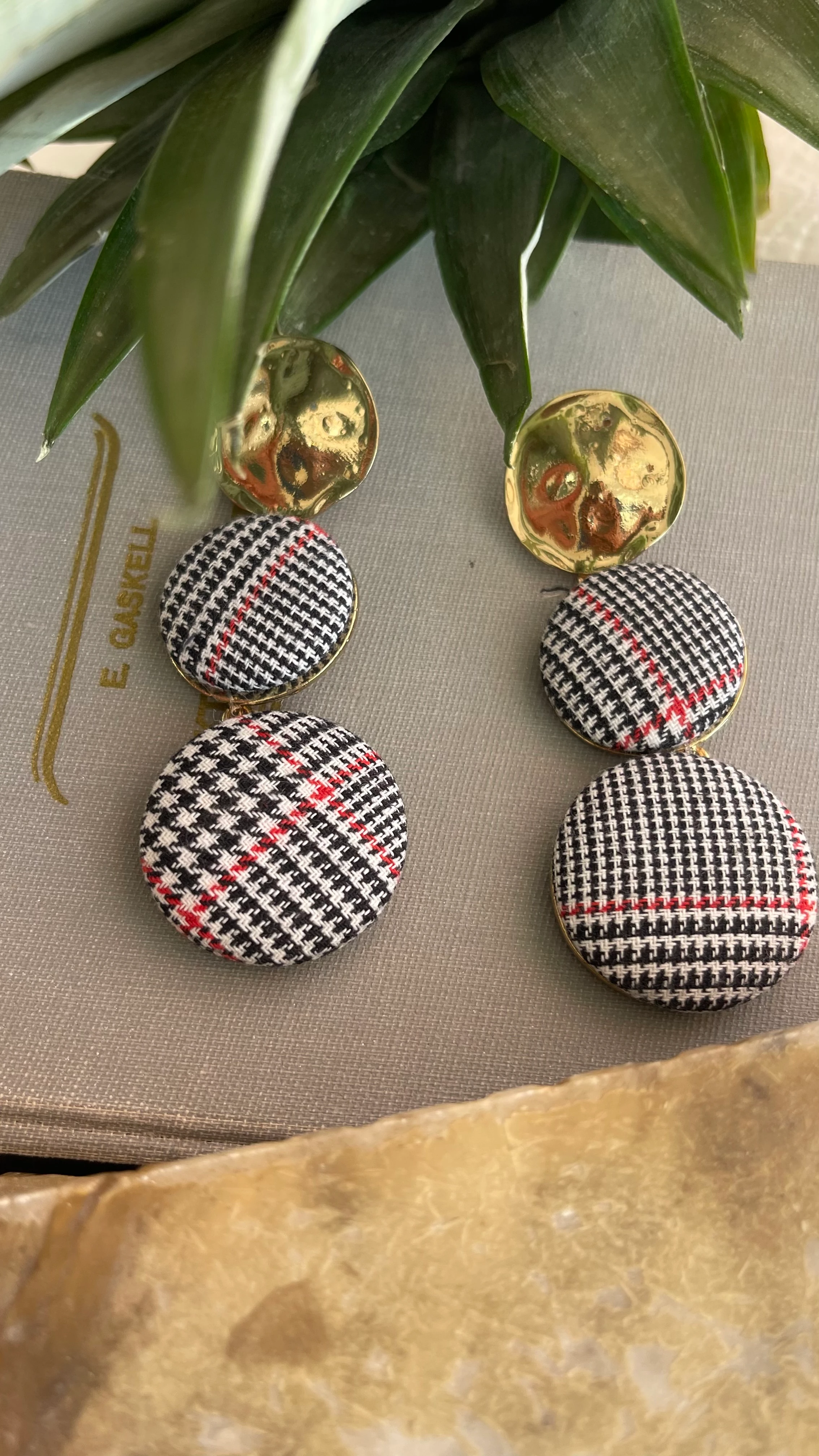 SALLANTILI UZUN ŞIK KÜPE 