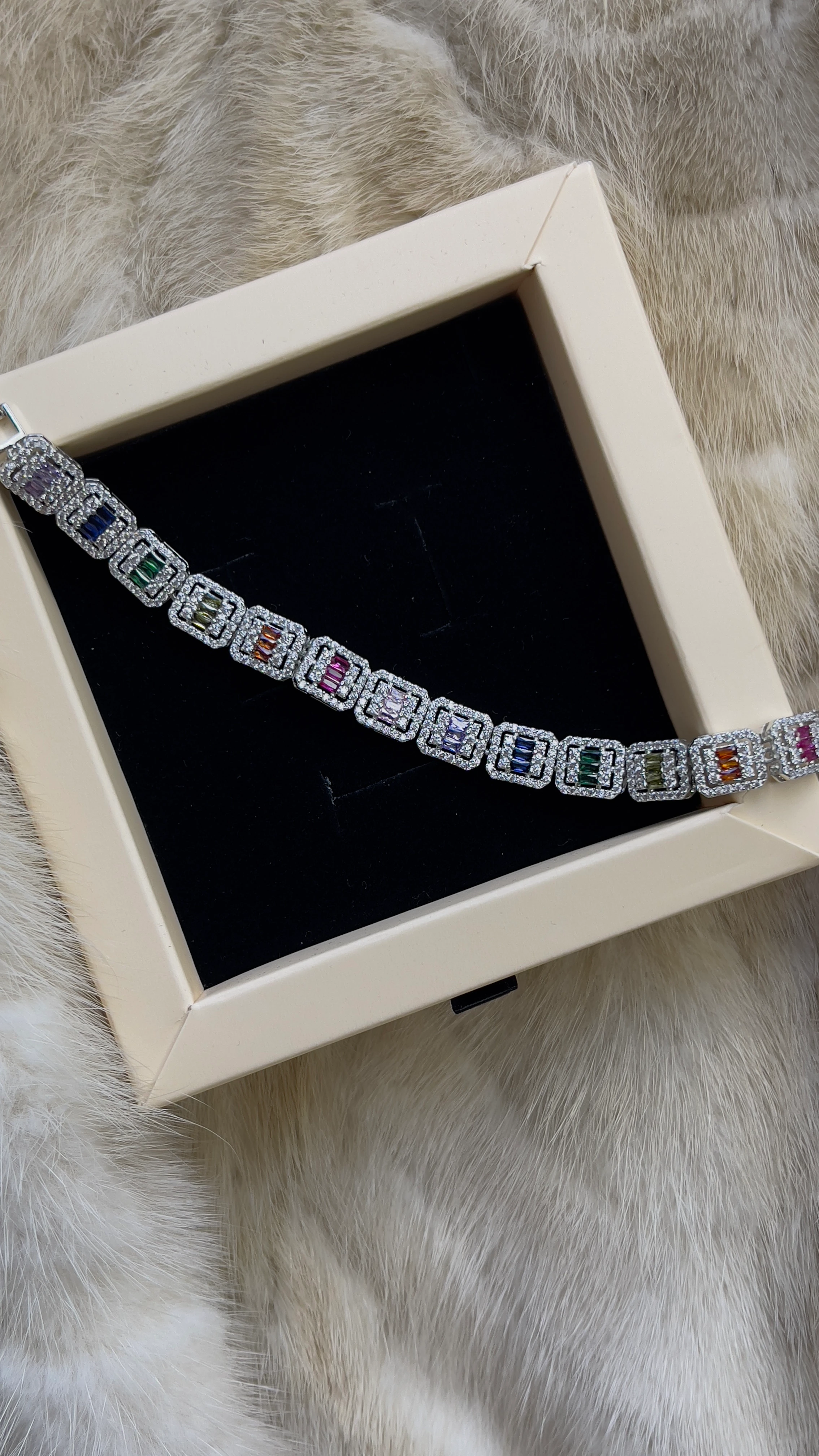 ZİRKON FULL TAŞ GÜMÜŞ SUYOLU BİLEKLİK 