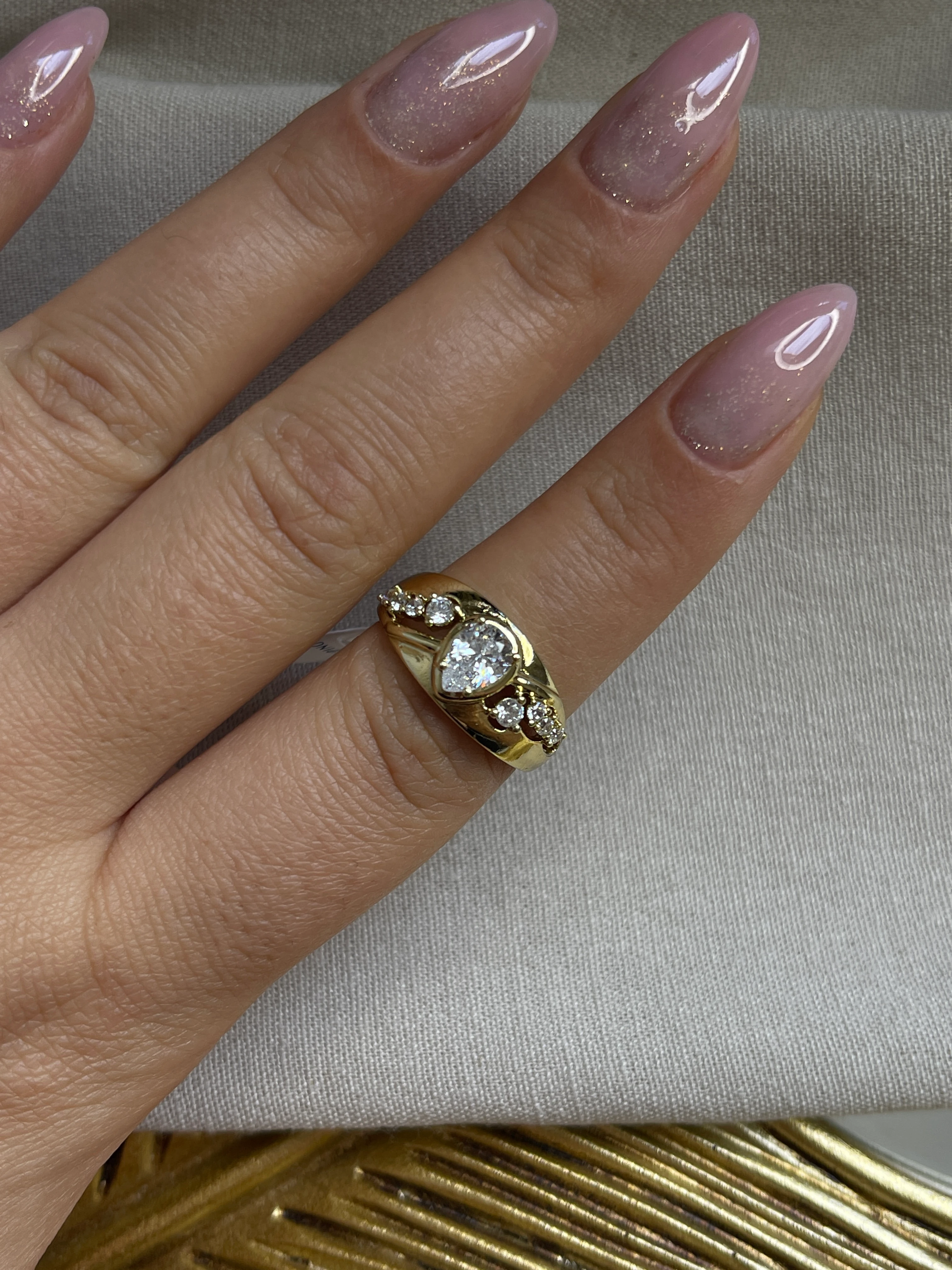 TAŞ DETAY XUPİNG ÖZEL SERİ YÜZÜK