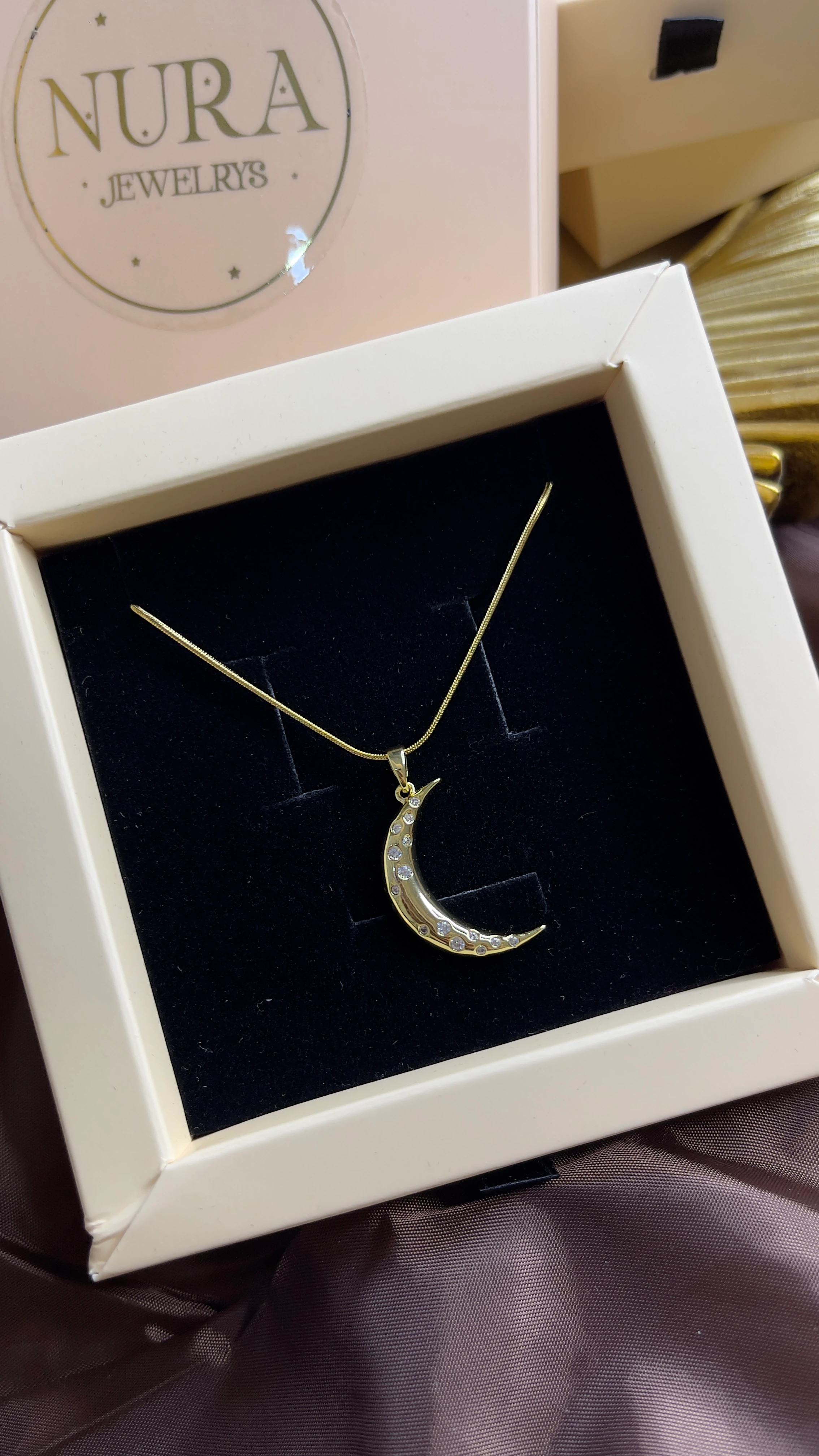 AY MODEL TAŞLI KOLYE