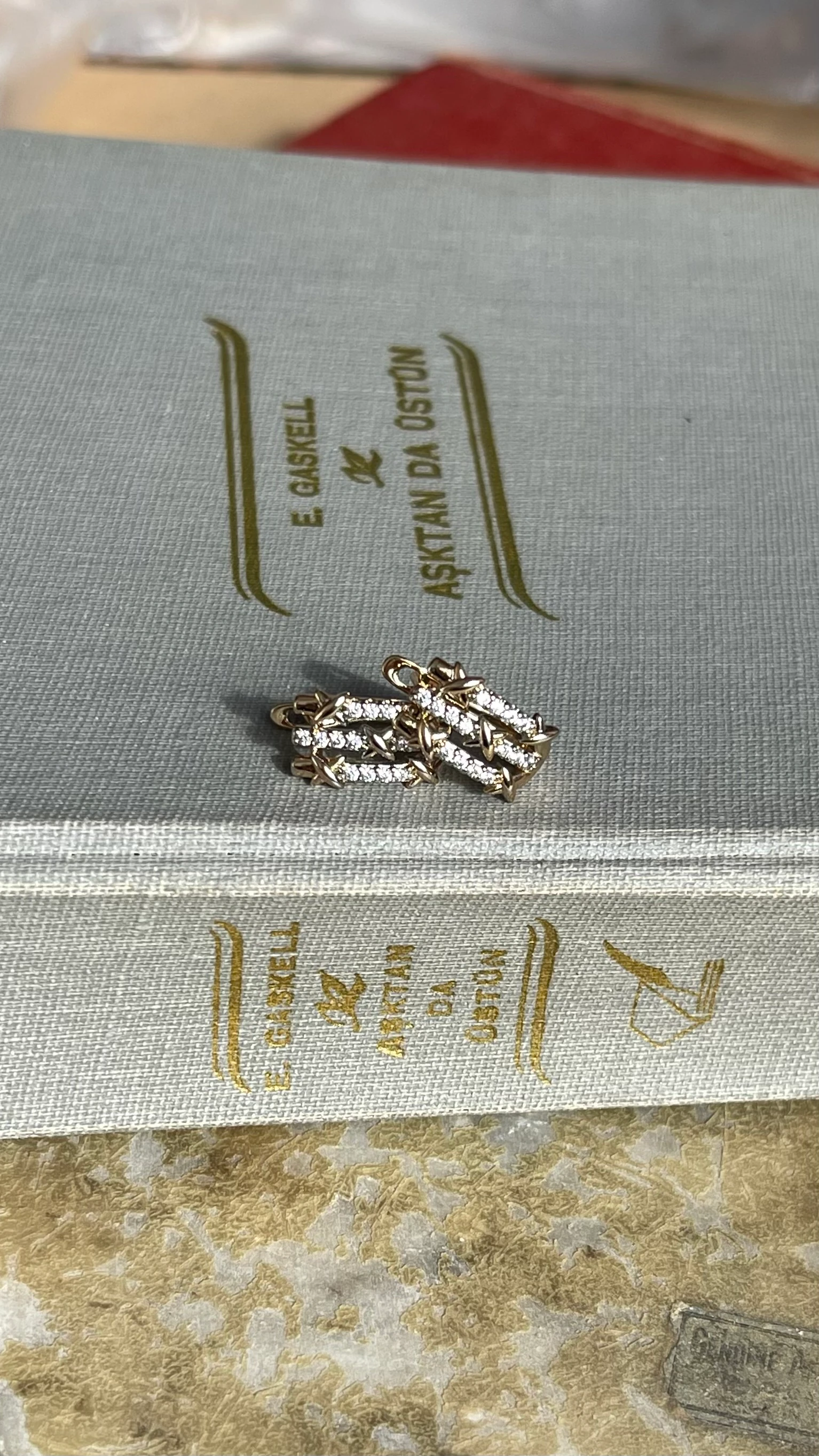 18 K ZİRKON TAŞ XUPİNG KÜPE