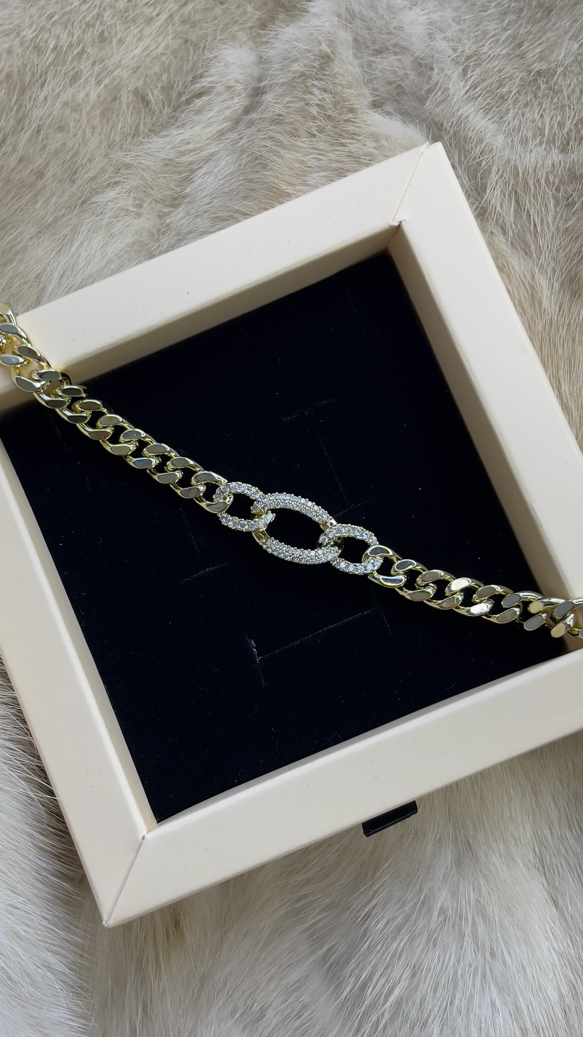 TAŞLI ZİNCİR MIDEL XUPİNG VIP BİLEKLİK 