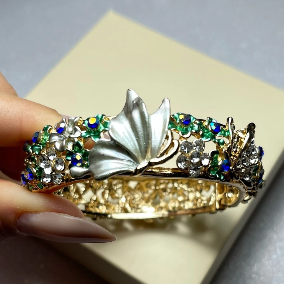 Kelebek detay Yeşil renk Özel Seri Sanat Kelepçe