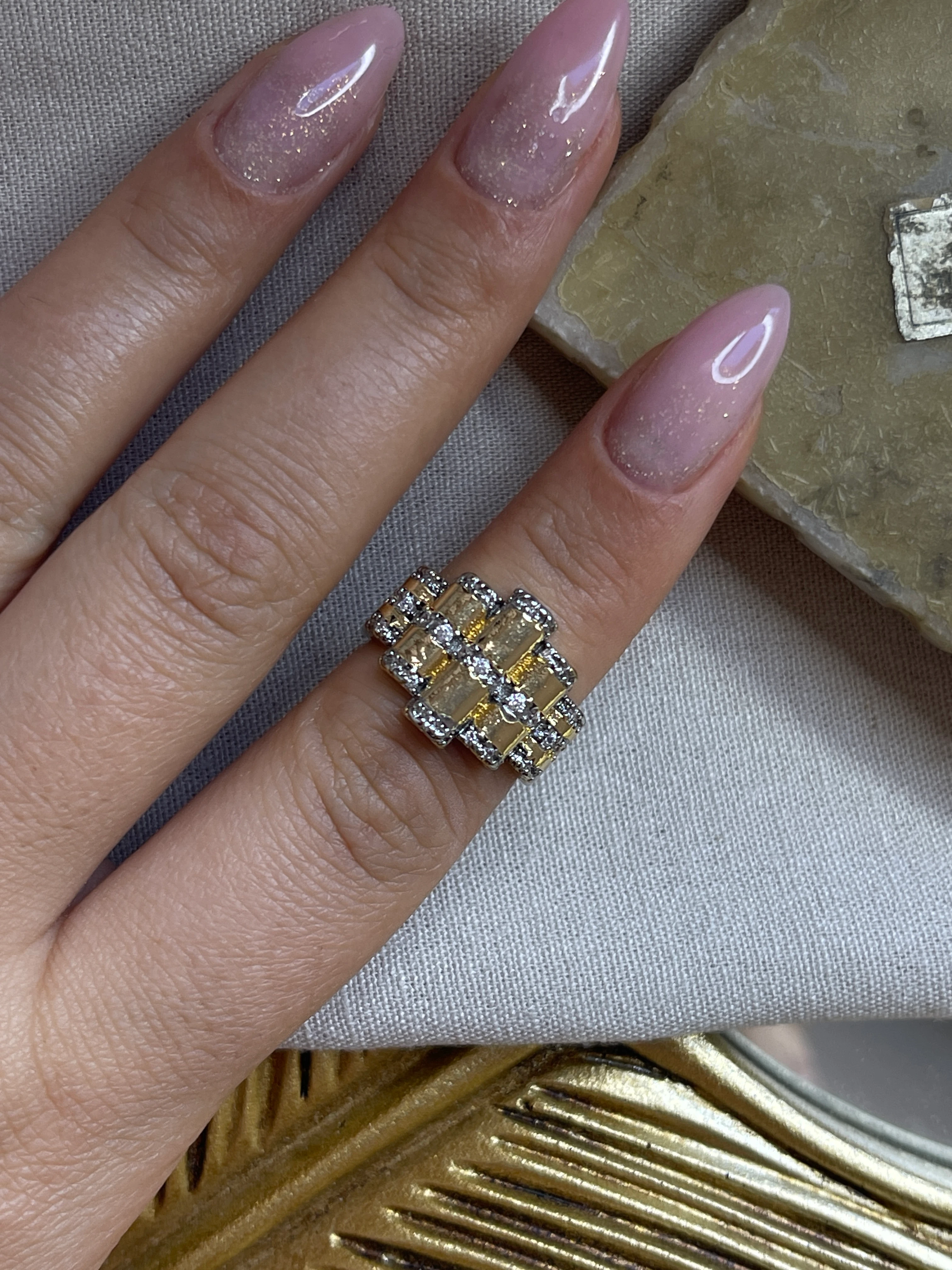 AYARLANABİLİR GOLD TAŞ DETAY YÜZÜK 