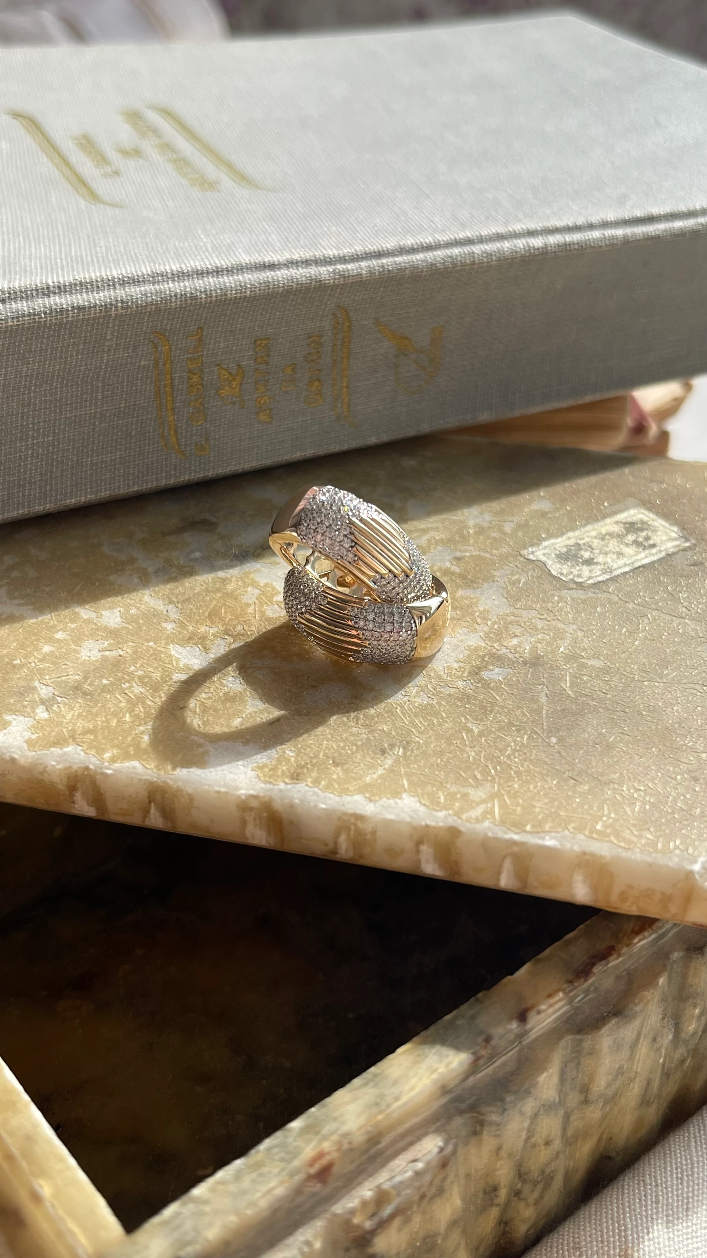 ŞIK ZİRKON TAŞ XUPİNG HALKA KÜPE