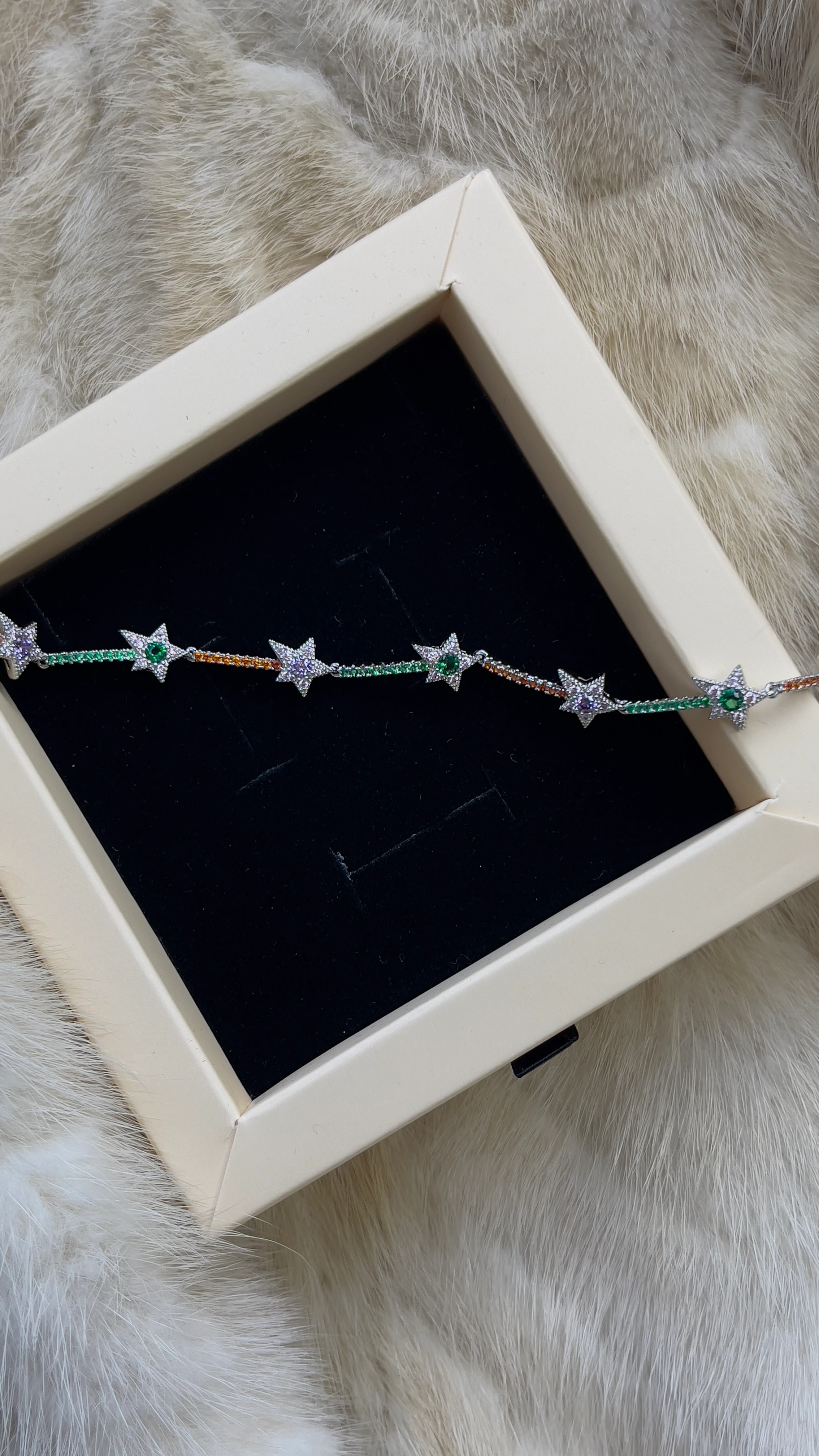 RENKLİ TAŞLI XUPİNG YILDIZ MODEL BİLEKLİK