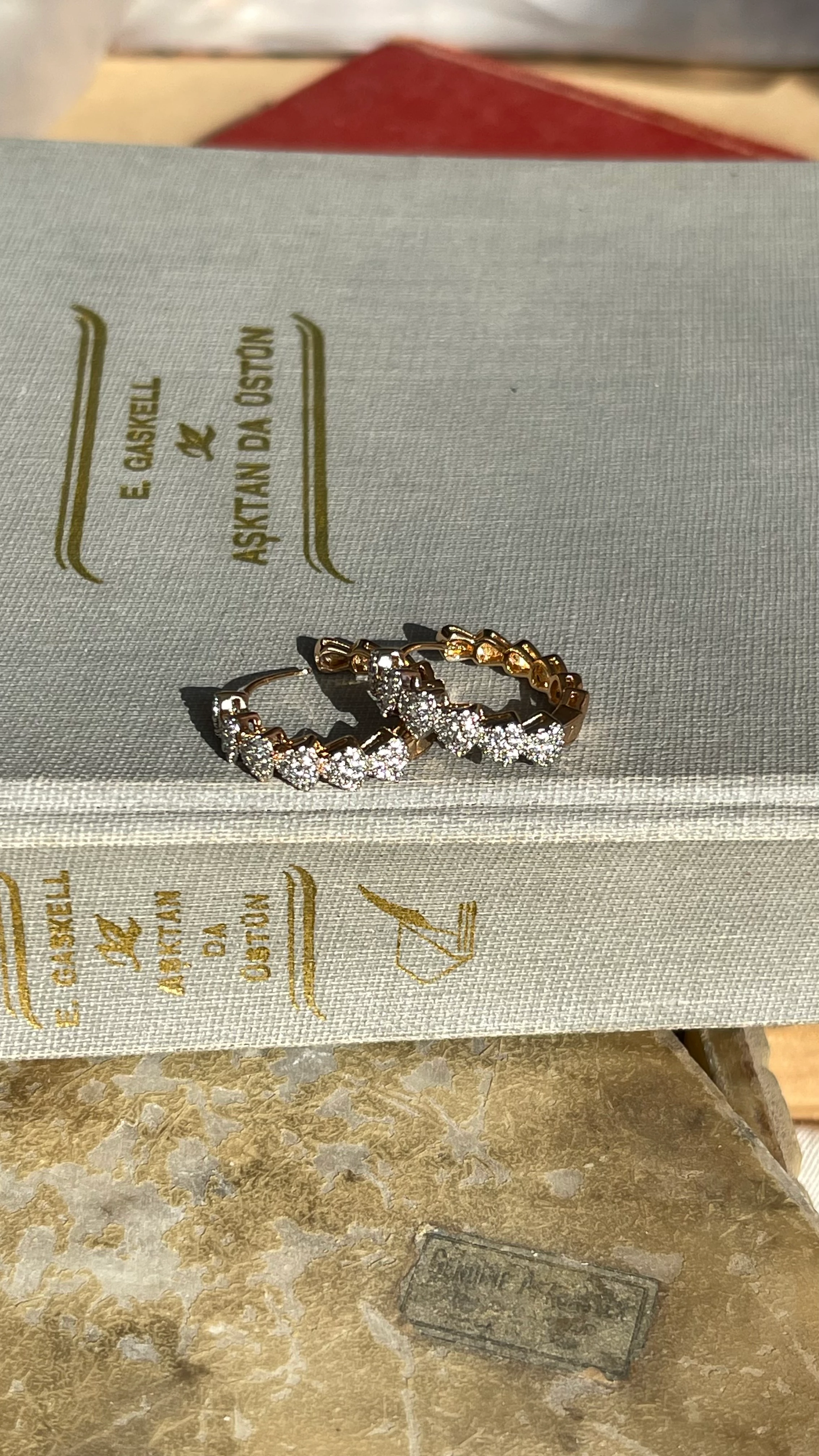 ZİRKON TAŞ XUPİNG HALKA KÜPE