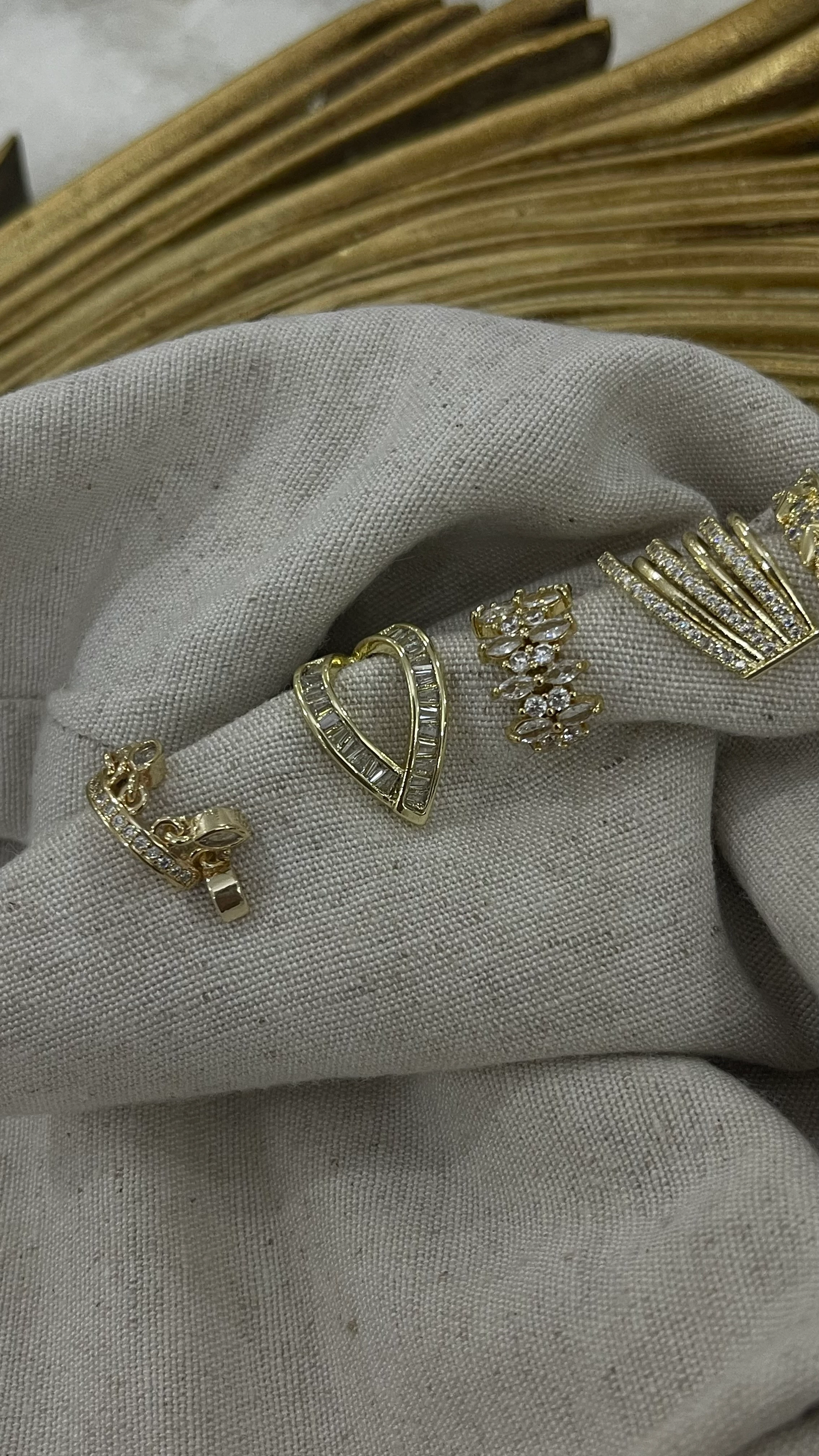 ZİRKON TAŞ ÇELİK 14K RENK EARCUFF