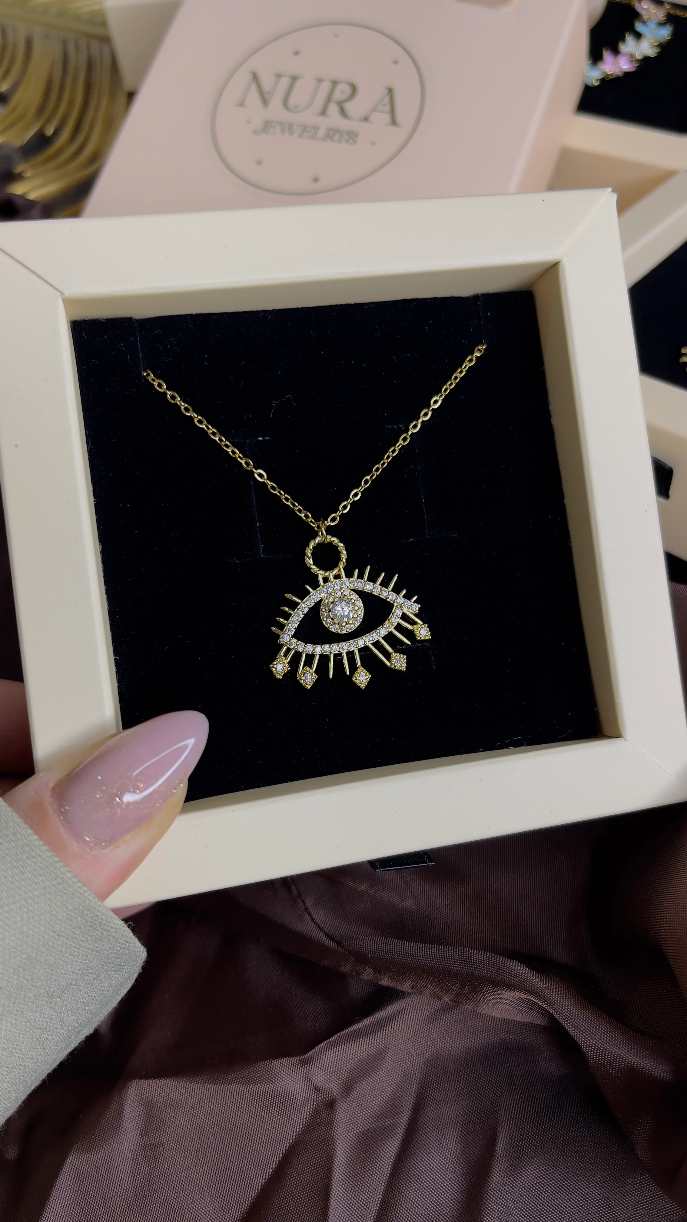 TAŞLI GÖZ DETAY KOLYE 