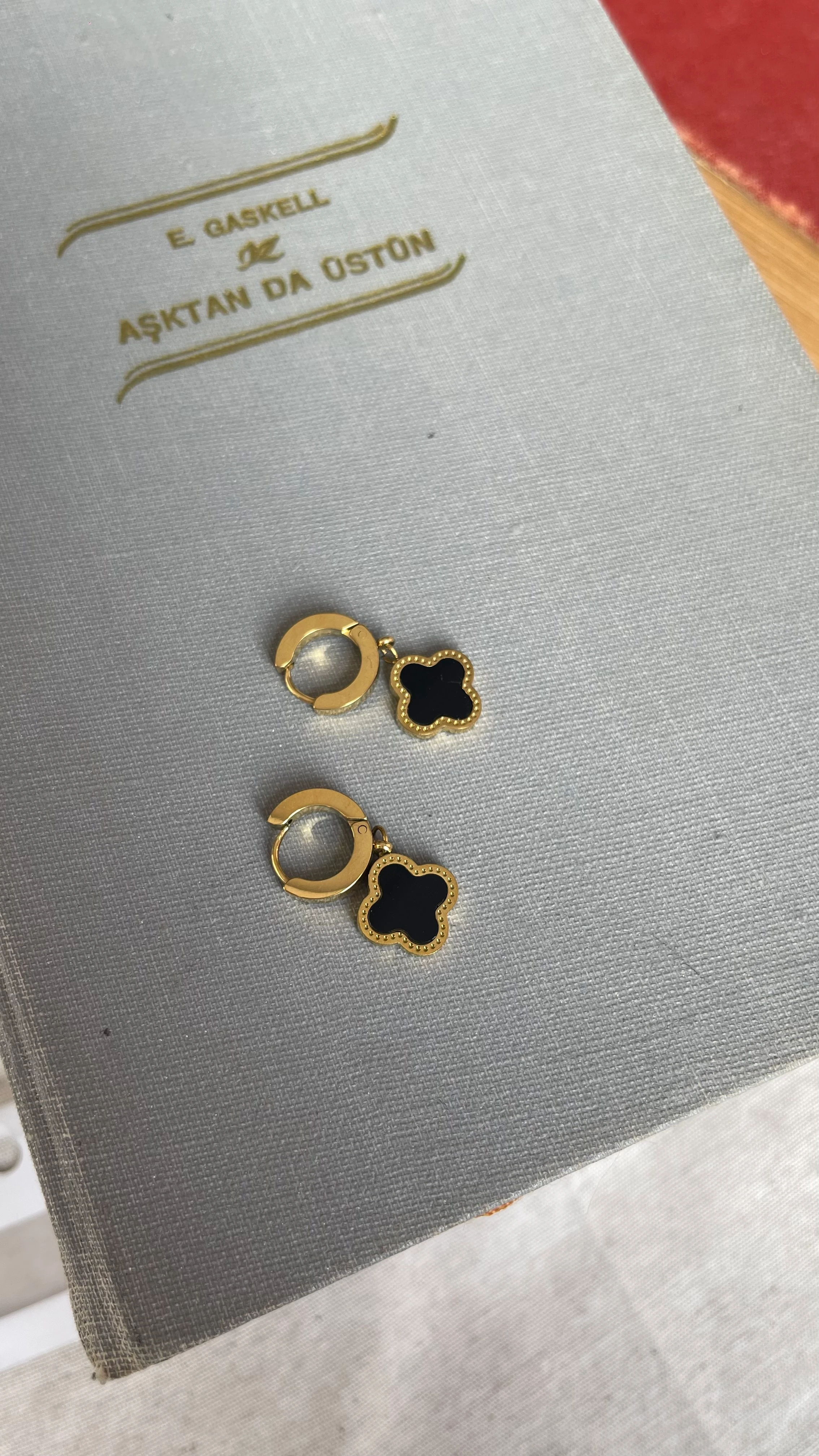 YOCA MODEL ZARİF SALLANTILI KÜPE