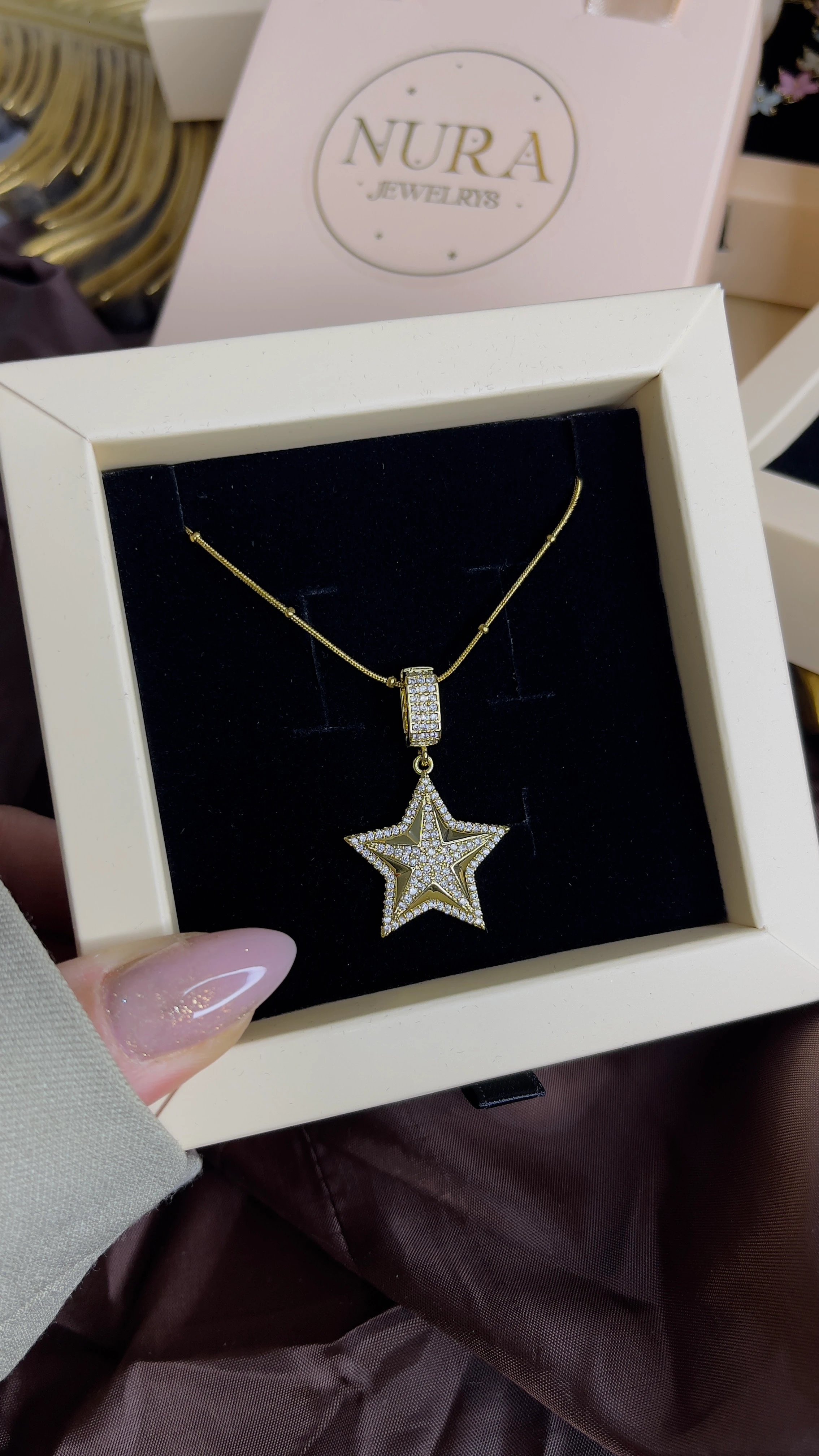 YILDIZ TAŞ DETAY ÇIKABİLEN UÇLU KOLYE