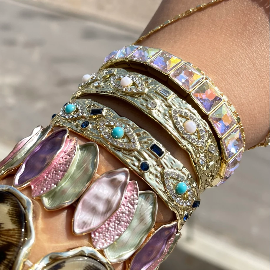 MAVİ RENK GÖZ DETAY ŞIK KELEPÇE