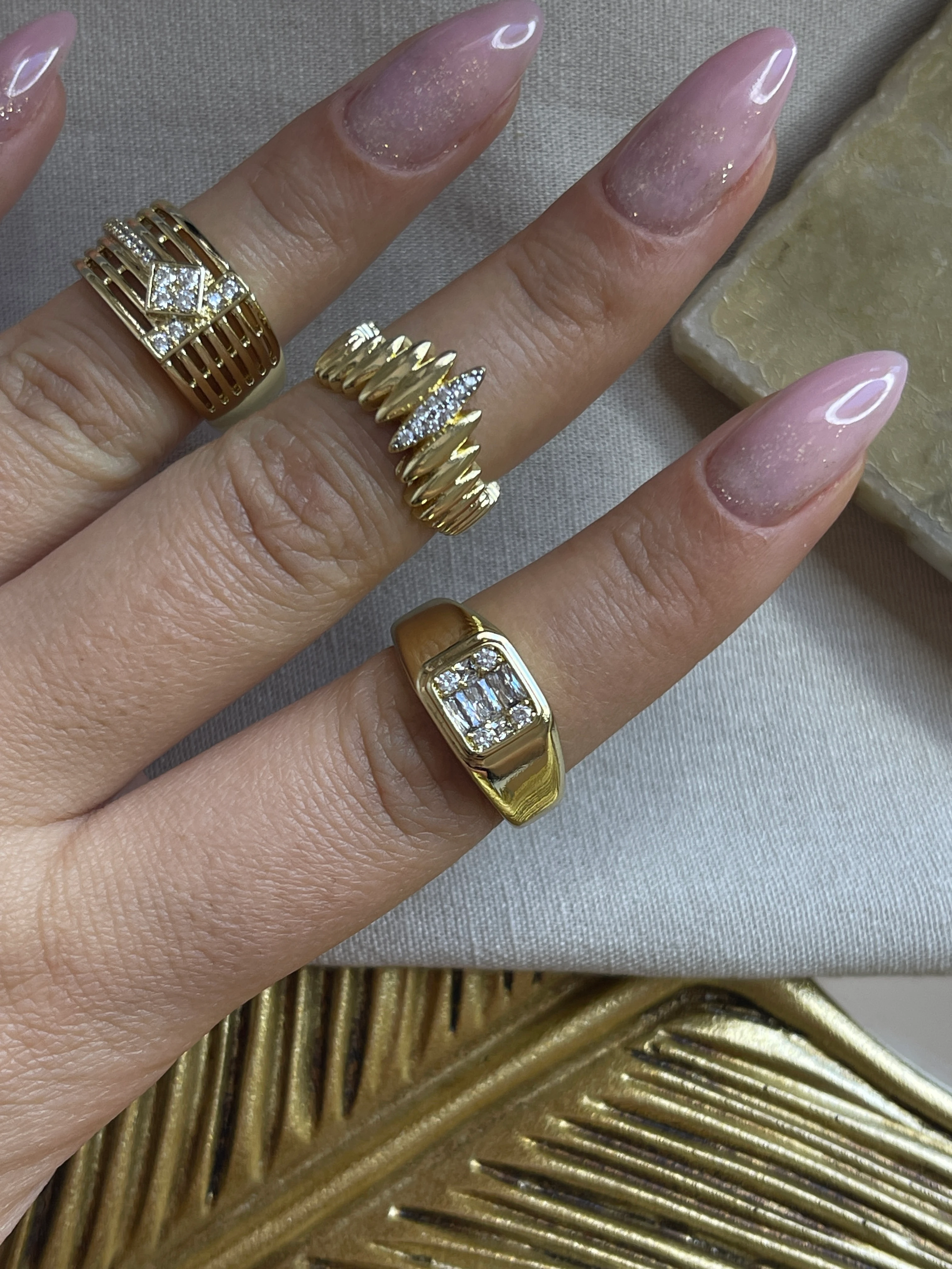 VINTAGE MODEL GOLD AYARLANABİLİR TAŞ DETAY YÜZÜK