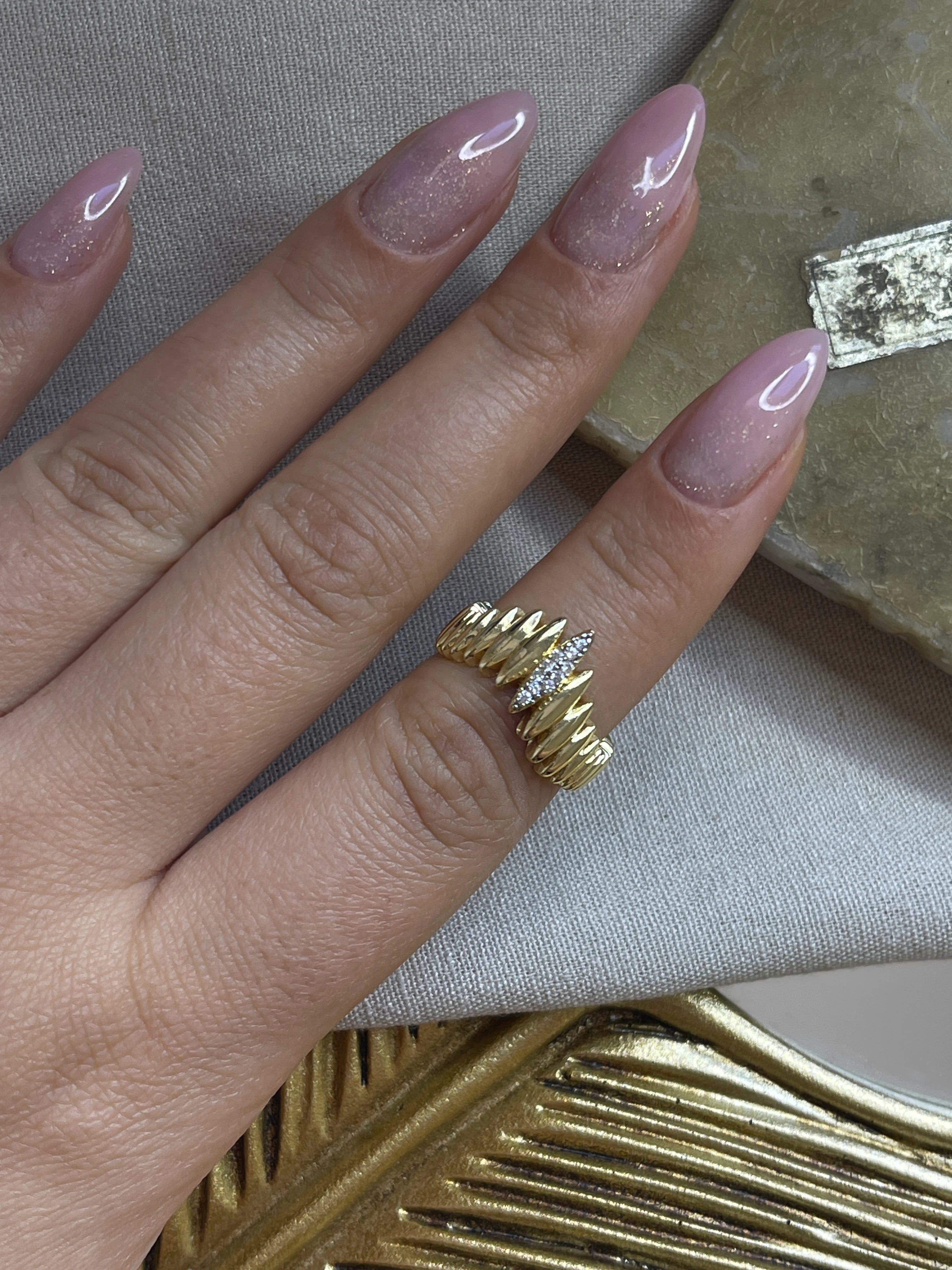 VINTAGE MODEL GOLD AYARLANABİLİR TAŞ DETAY YÜZÜK