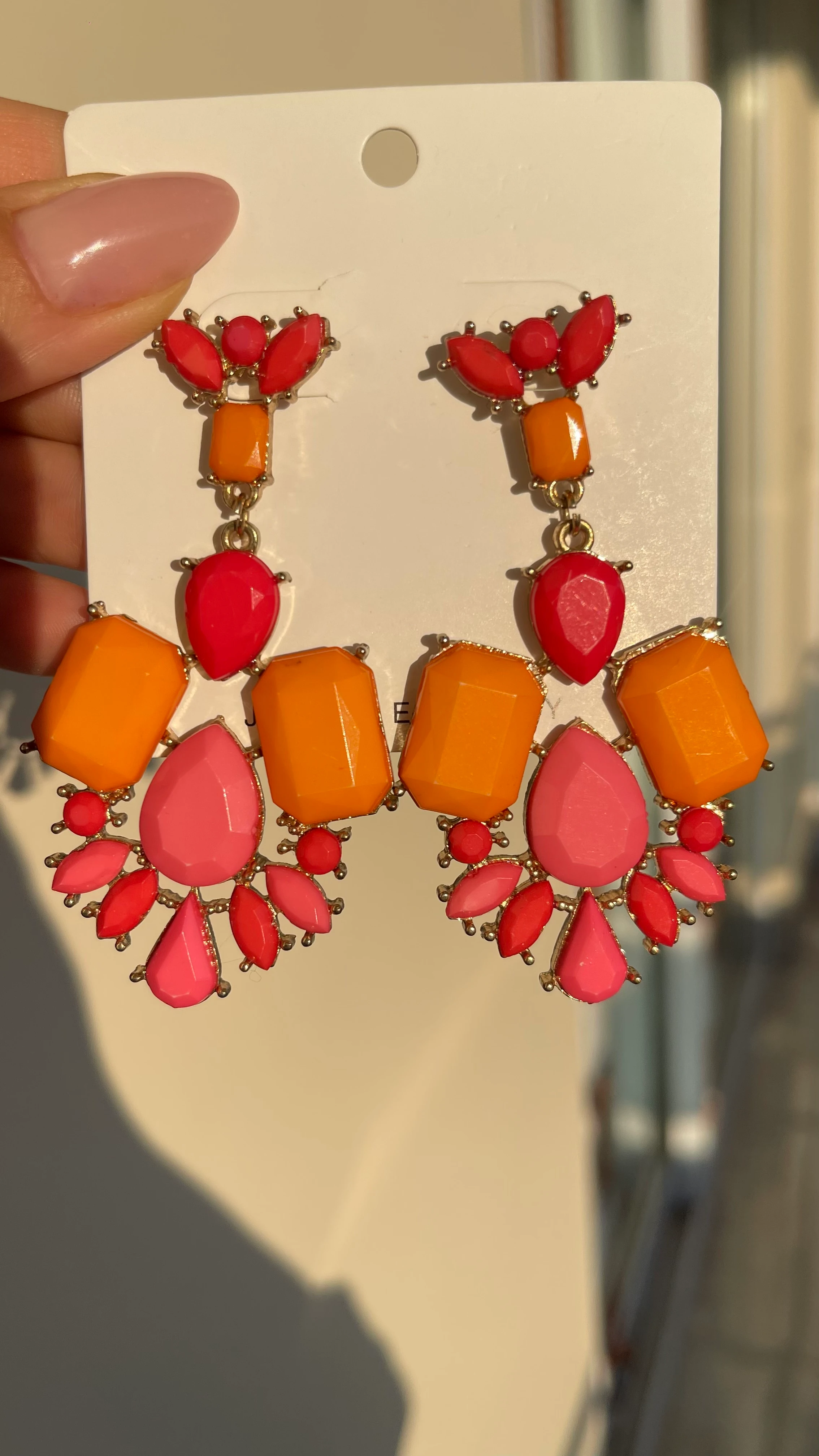 TURUNCU- PEMBE TAŞ SALLANTILI MARKA MODEL ŞIK KÜPE