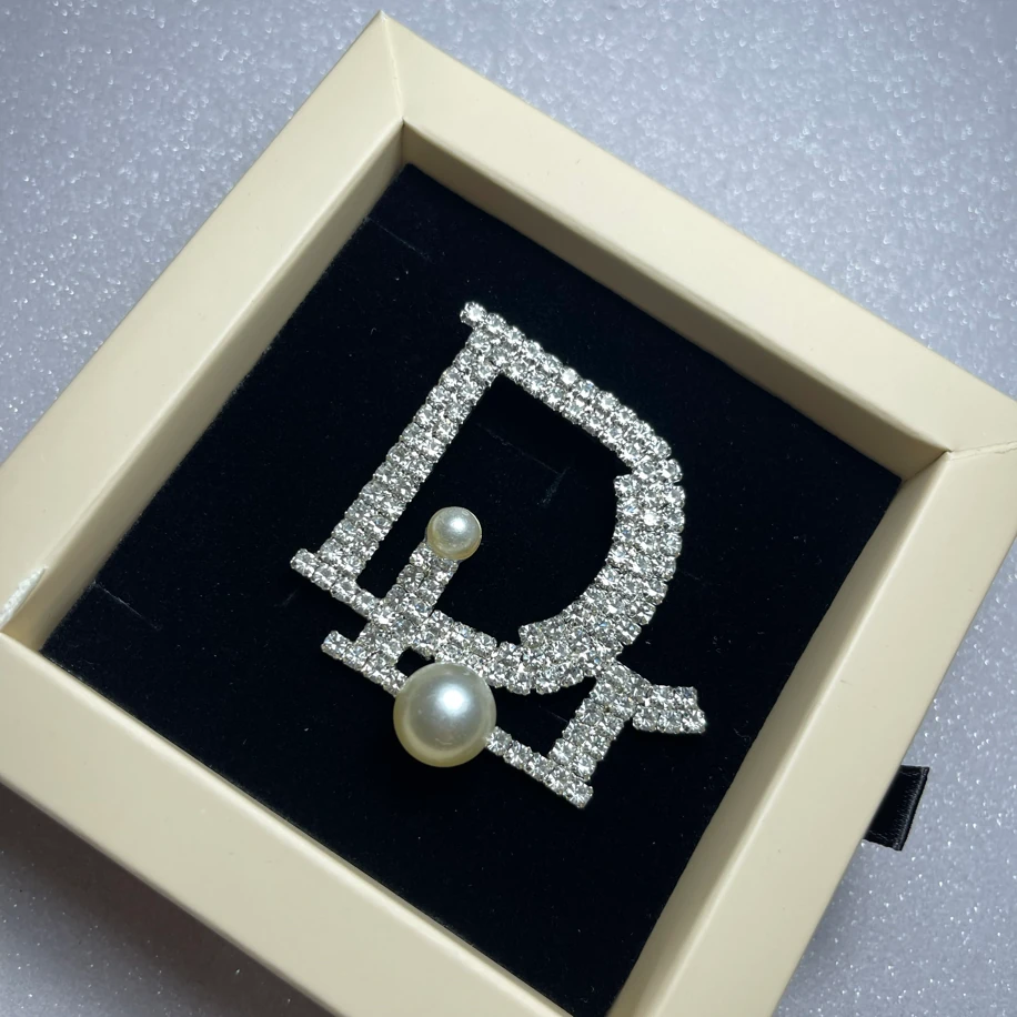 ŞIK MARKA MUADİL ELEGANT BROŞ