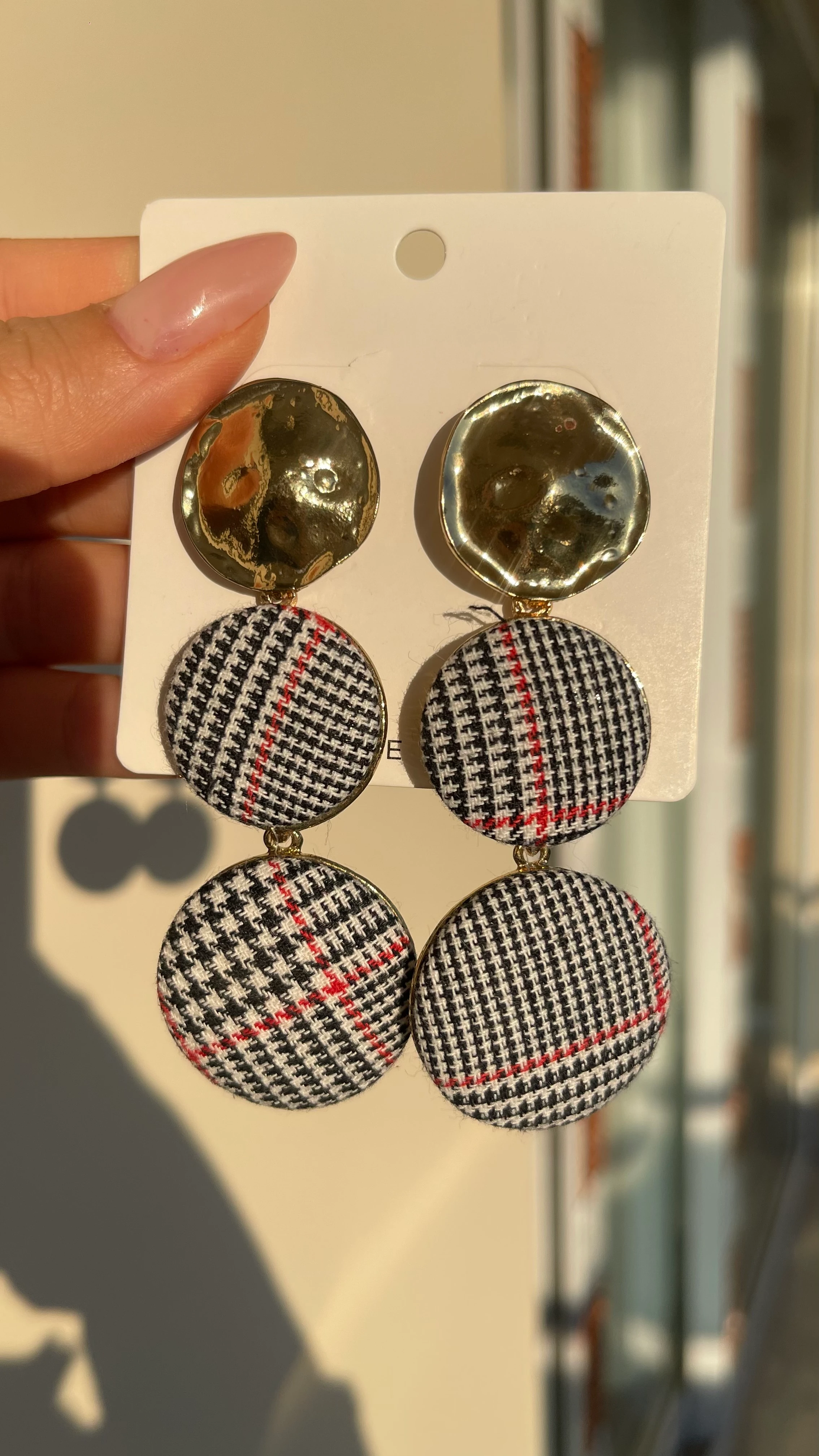 SALLANTILI UZUN ŞIK KÜPE 