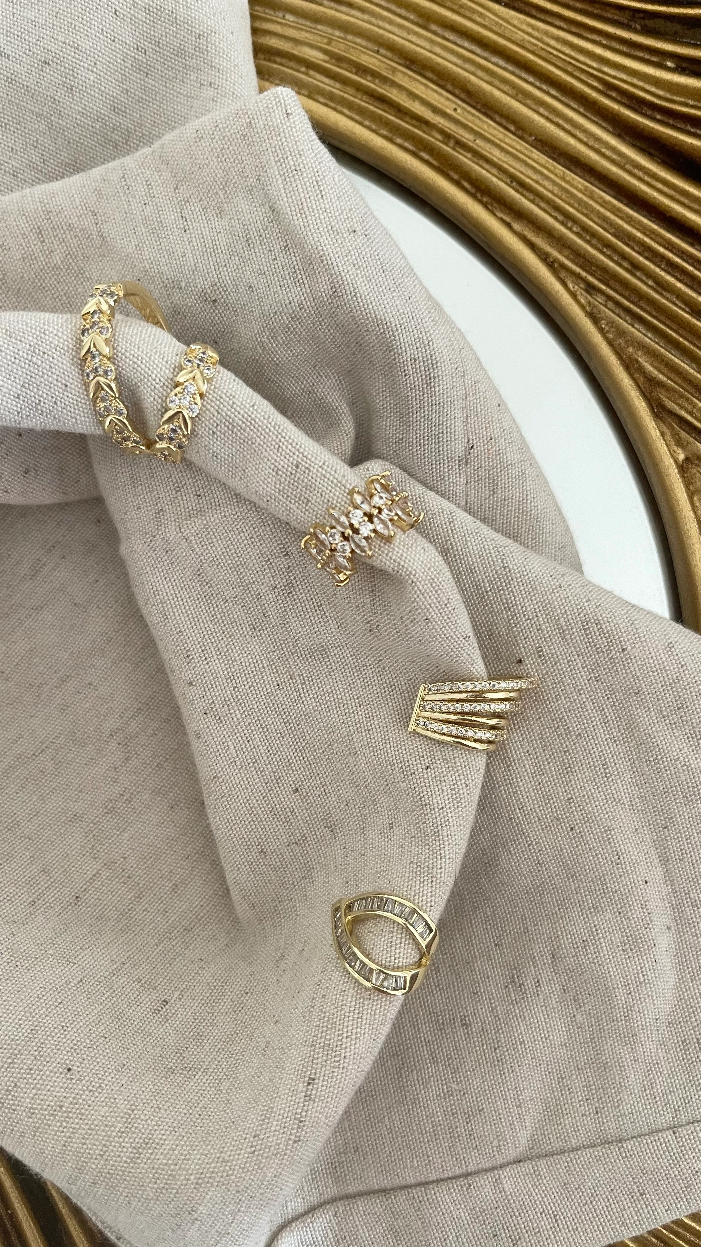 ZİRKON TAŞ ÇELİK 14K RENK EARCUFF