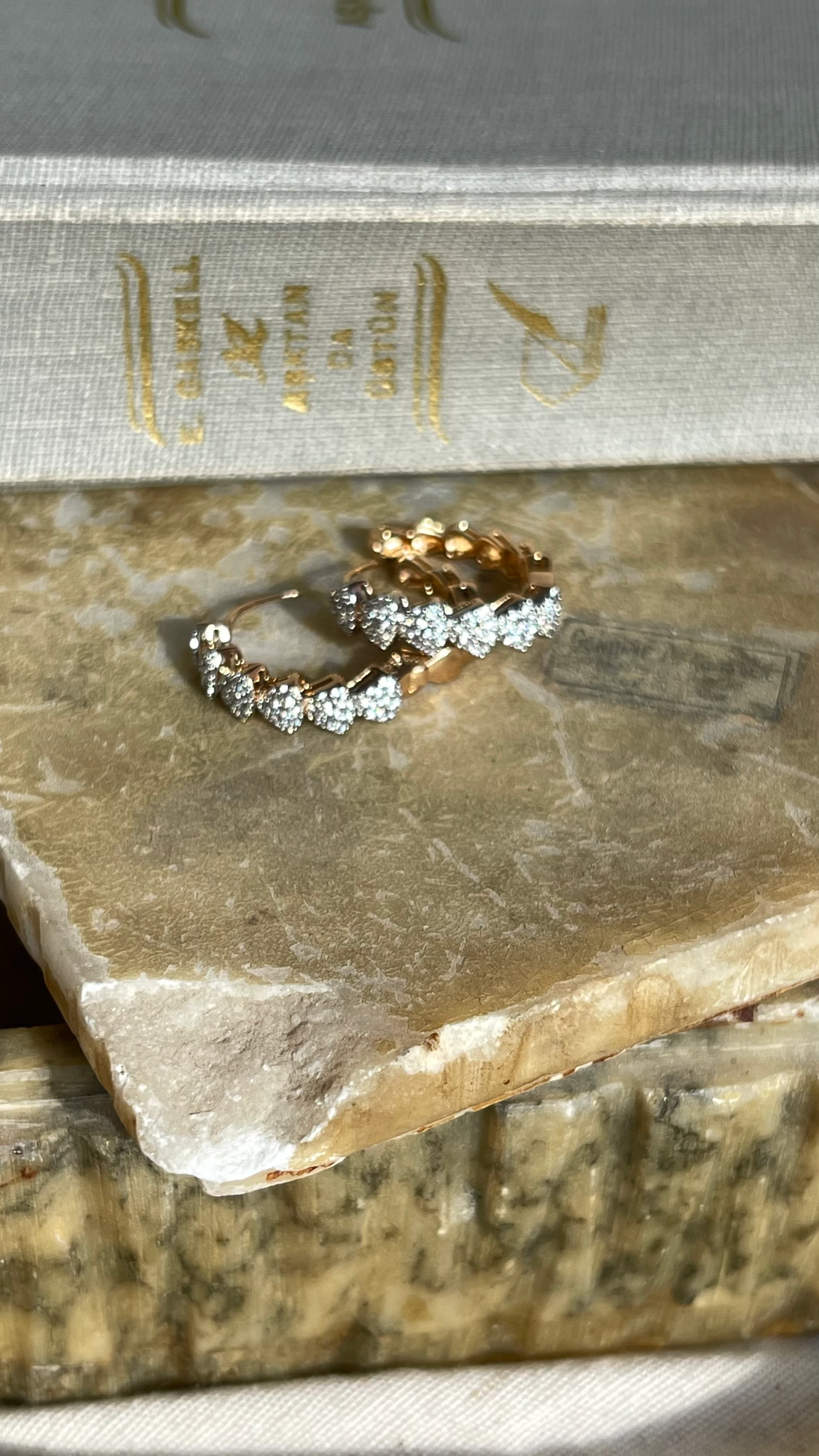 ZİRKON TAŞ XUPİNG HALKA KÜPE