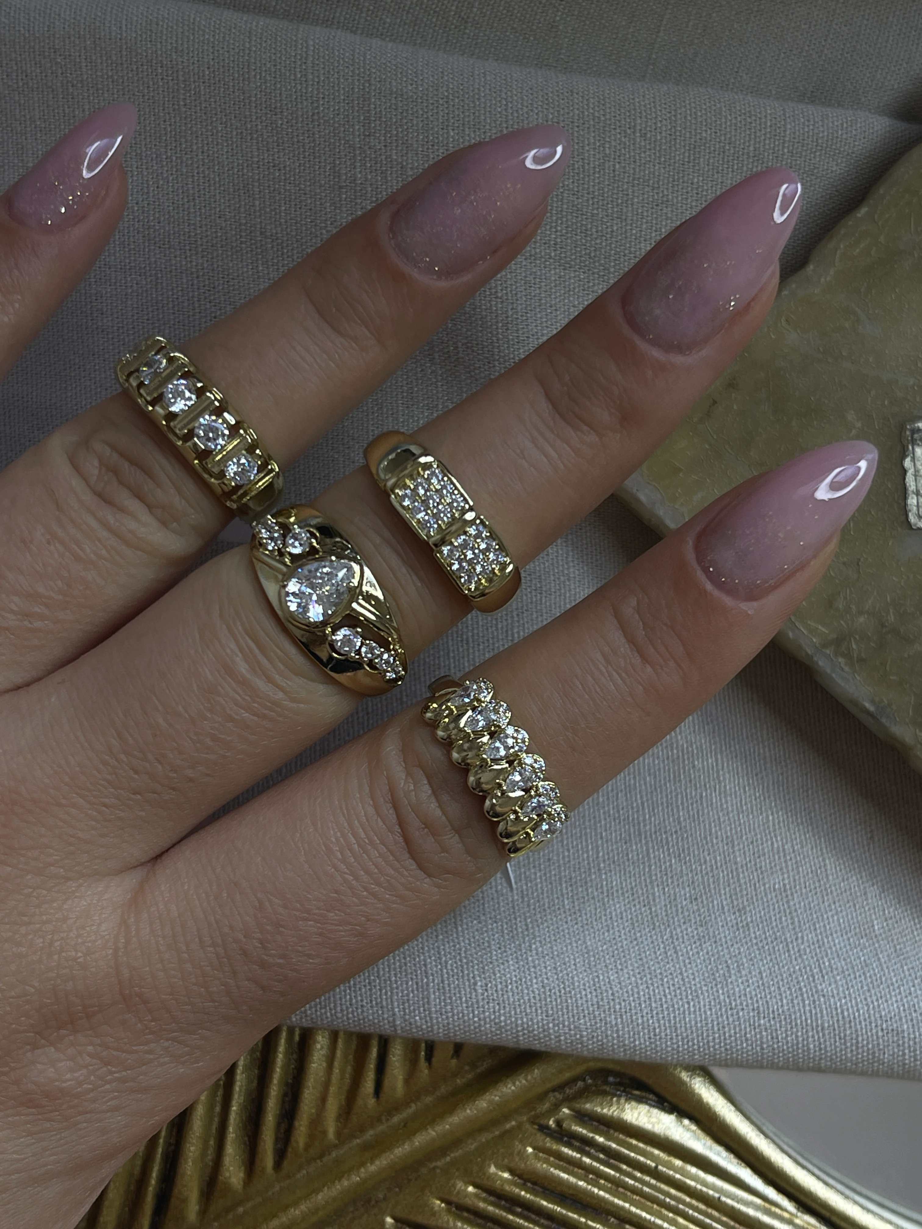 TAŞ DETAY 14K RENK XUPİNG YÜZÜK