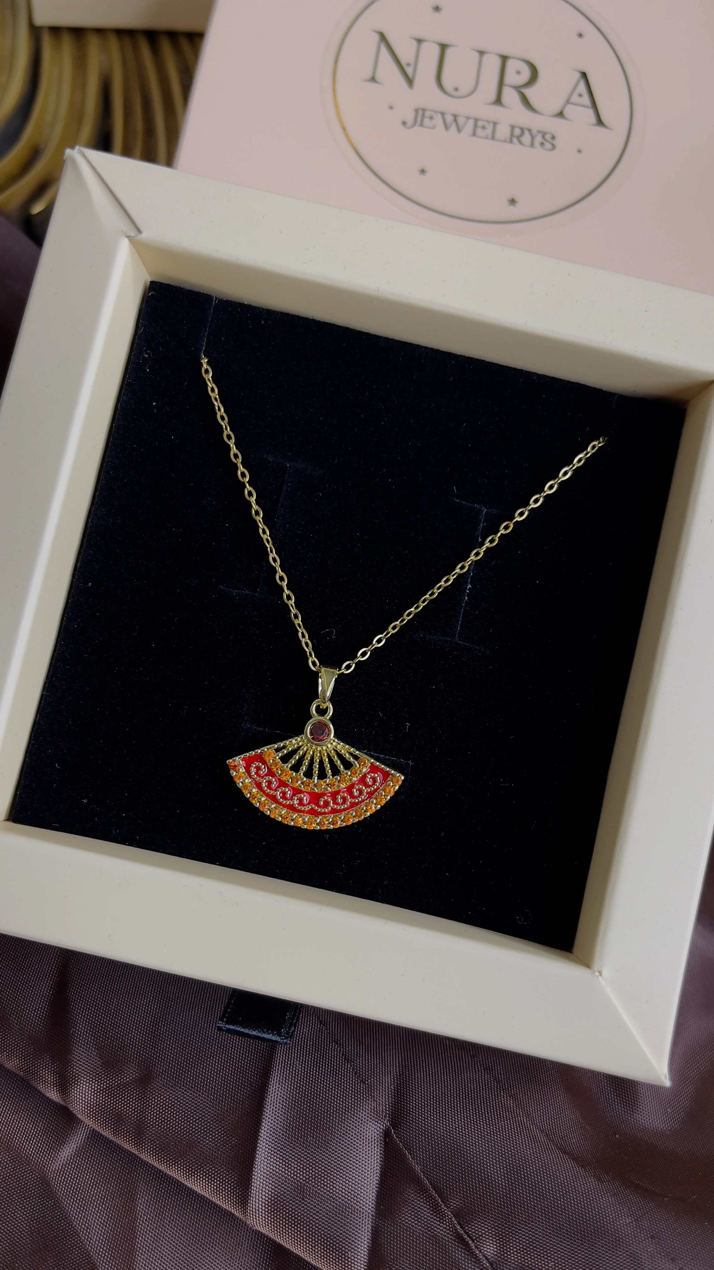 KIRMIZI RENK YELPAZE KOLYE