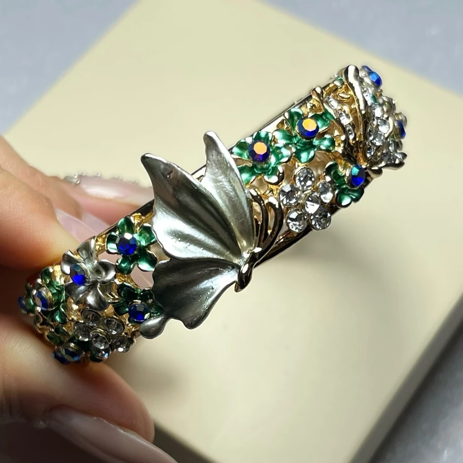 Kelebek detay Yeşil renk Özel Seri Sanat Kelepçe