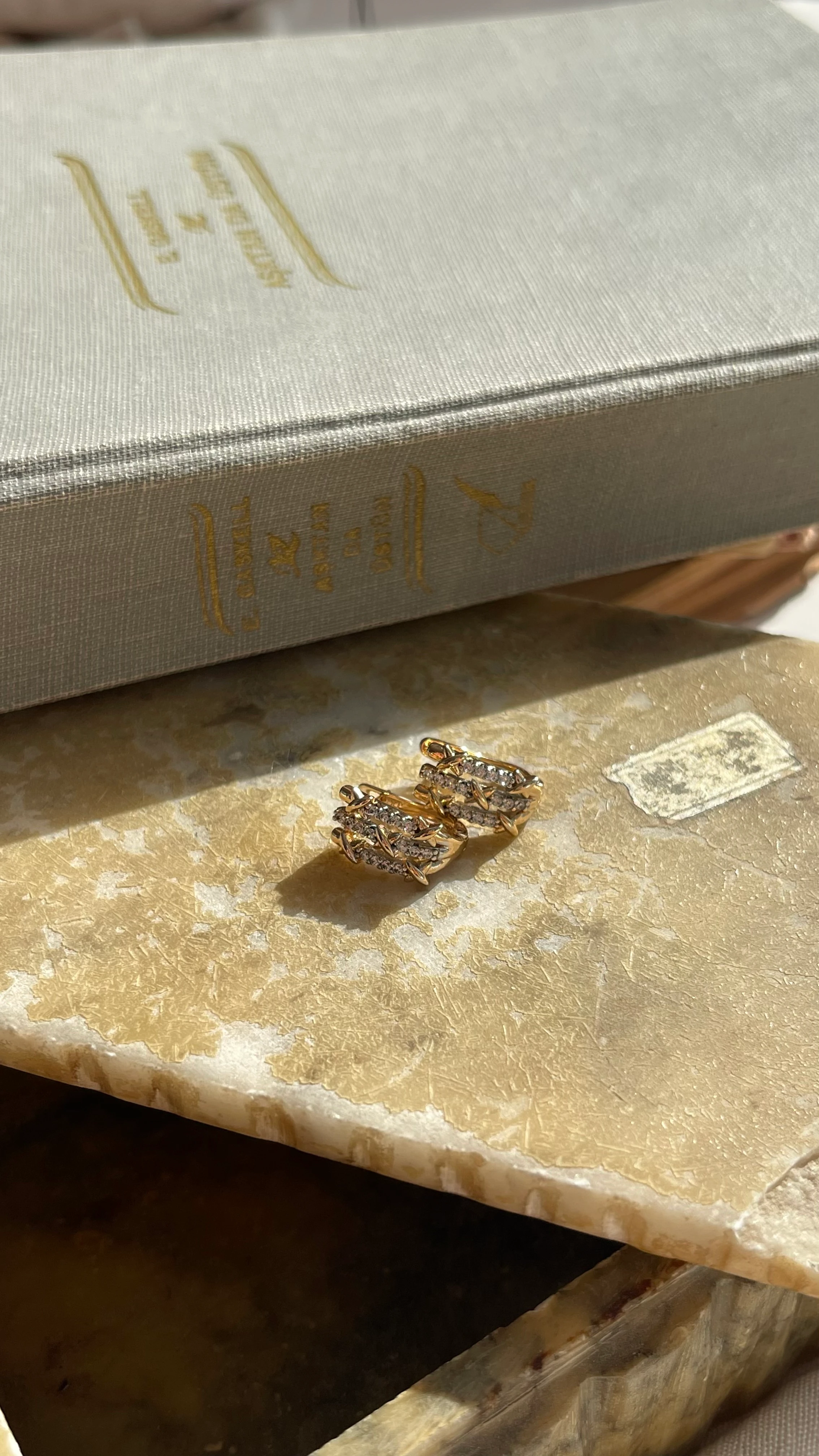 18 K ZİRKON TAŞ XUPİNG KÜPE