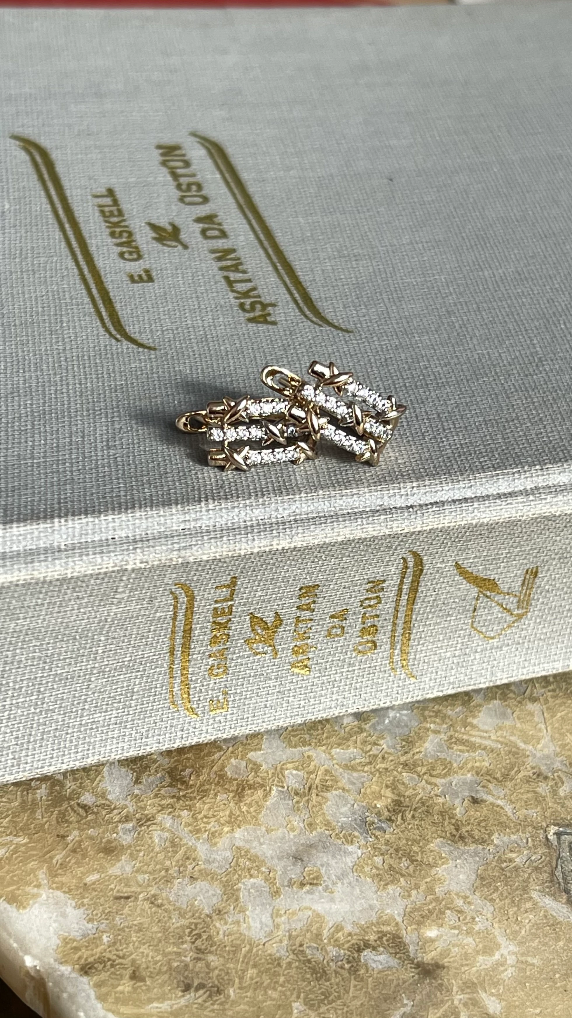 18 K ZİRKON TAŞ XUPİNG KÜPE