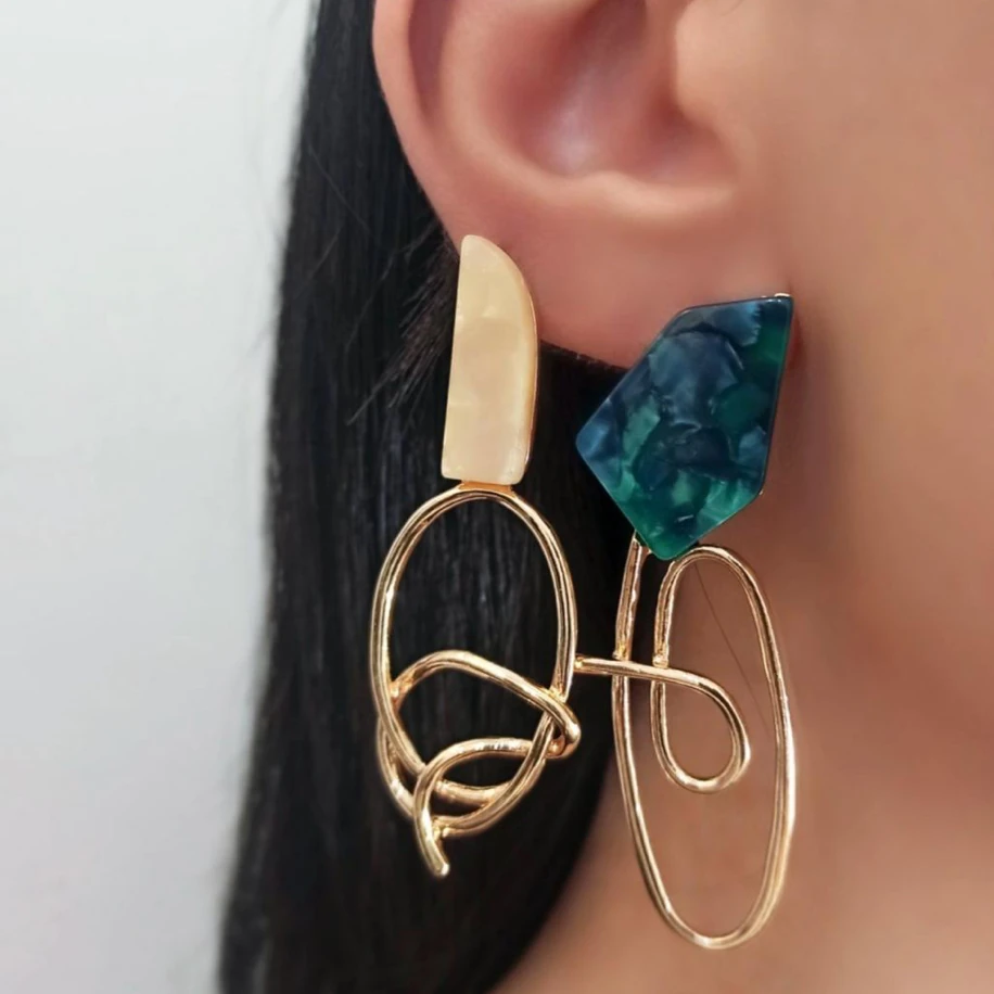 ASİMETRİK MARKA MODEL ŞIK KÜPE