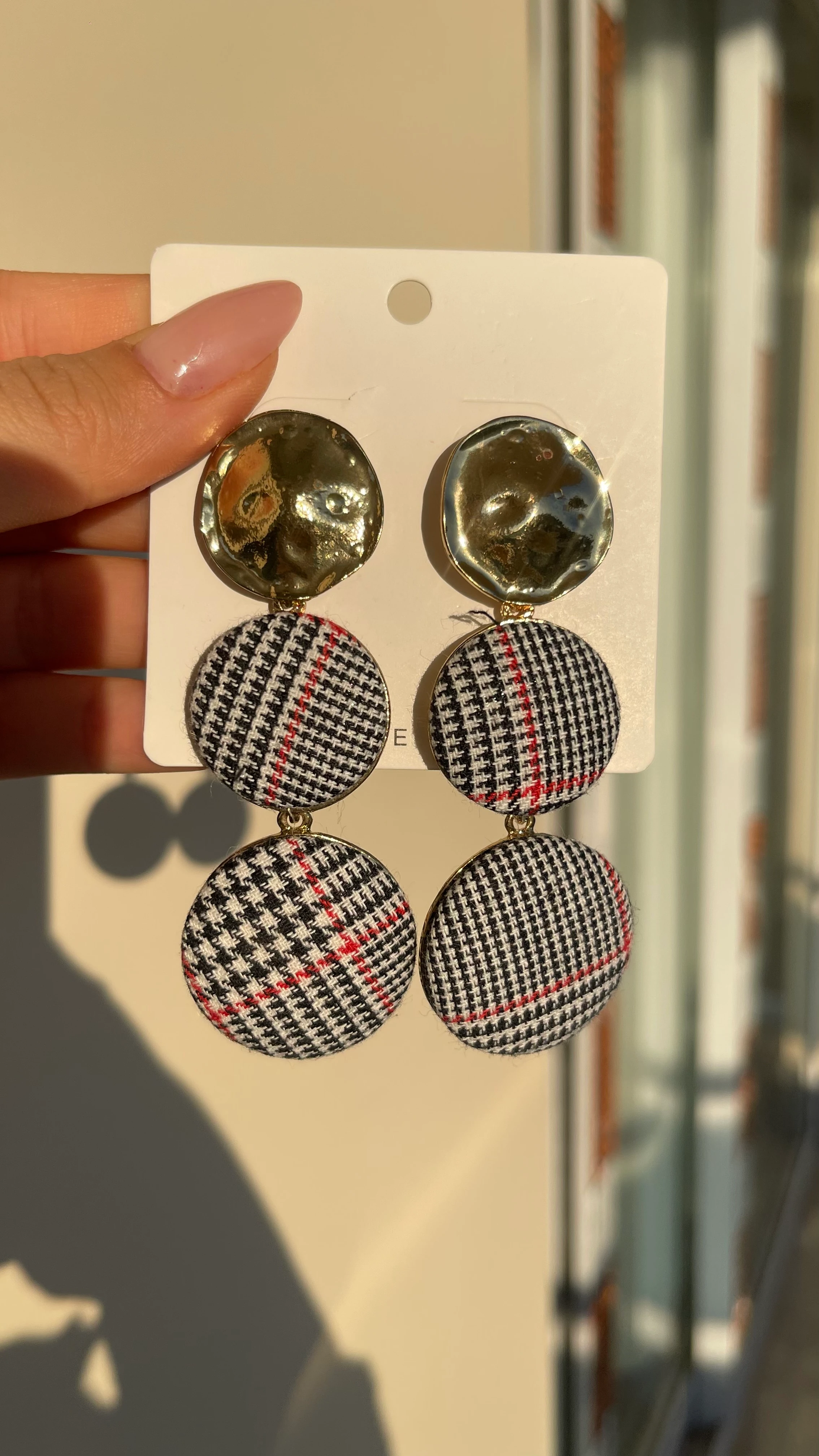 SALLANTILI UZUN ŞIK KÜPE 