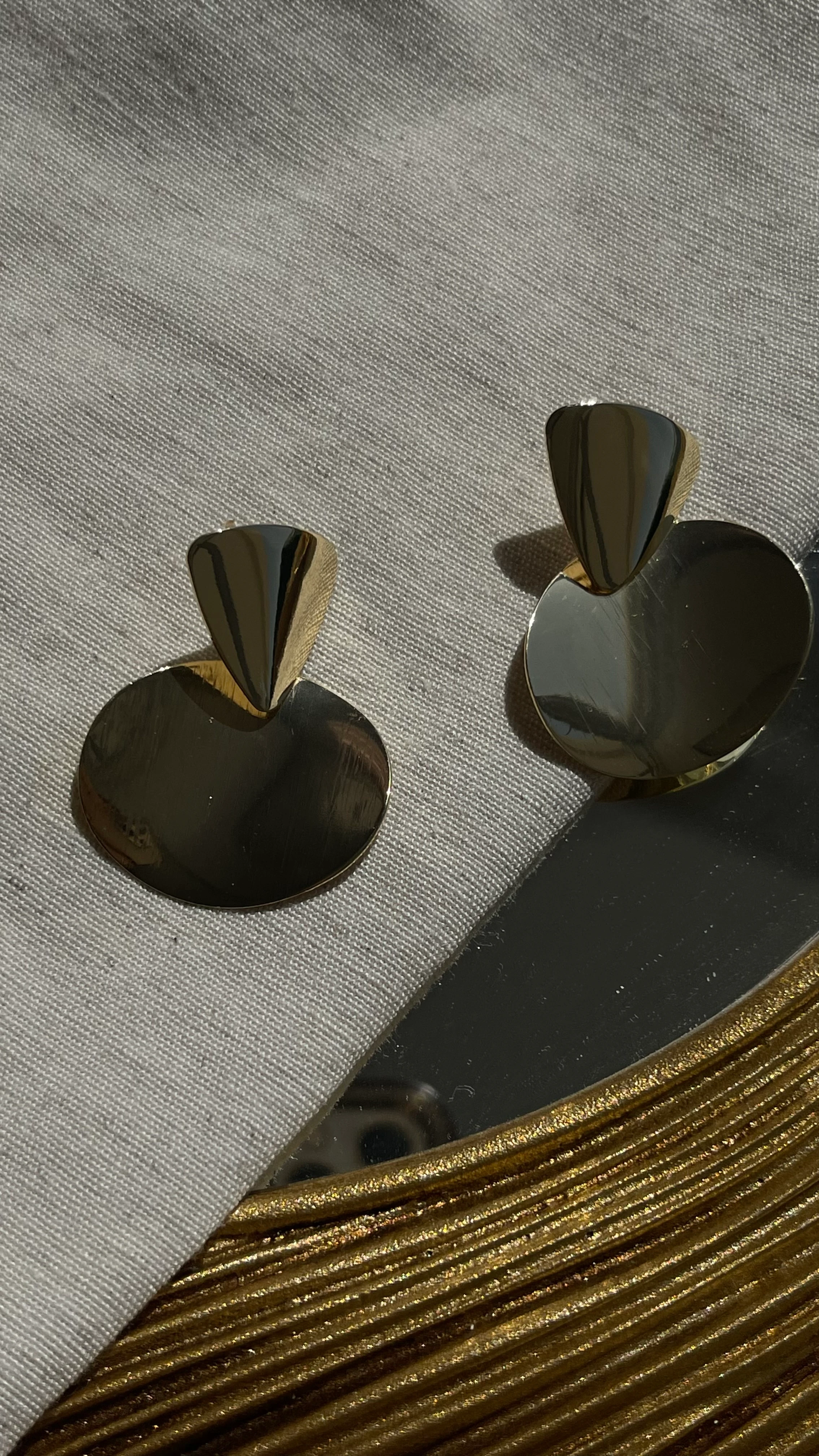 Şık 14K Renk Sallantılı Vıntage Küpe