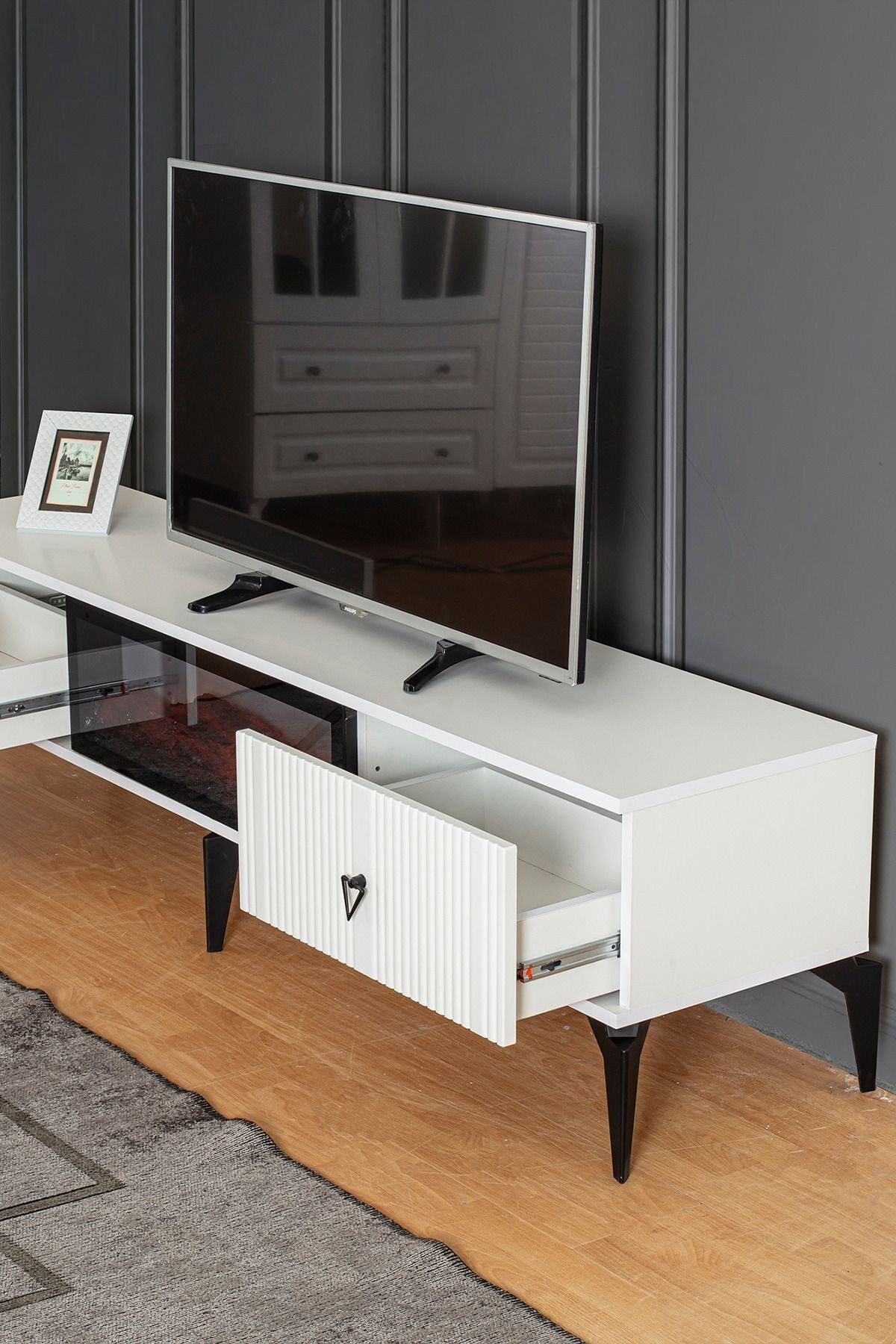 Asos Şömineli Tv Ünitesi Bluetooth Hoparlör Ses Sistemli 3 Renk Tv Sehpası Duvara Monte Beyaz