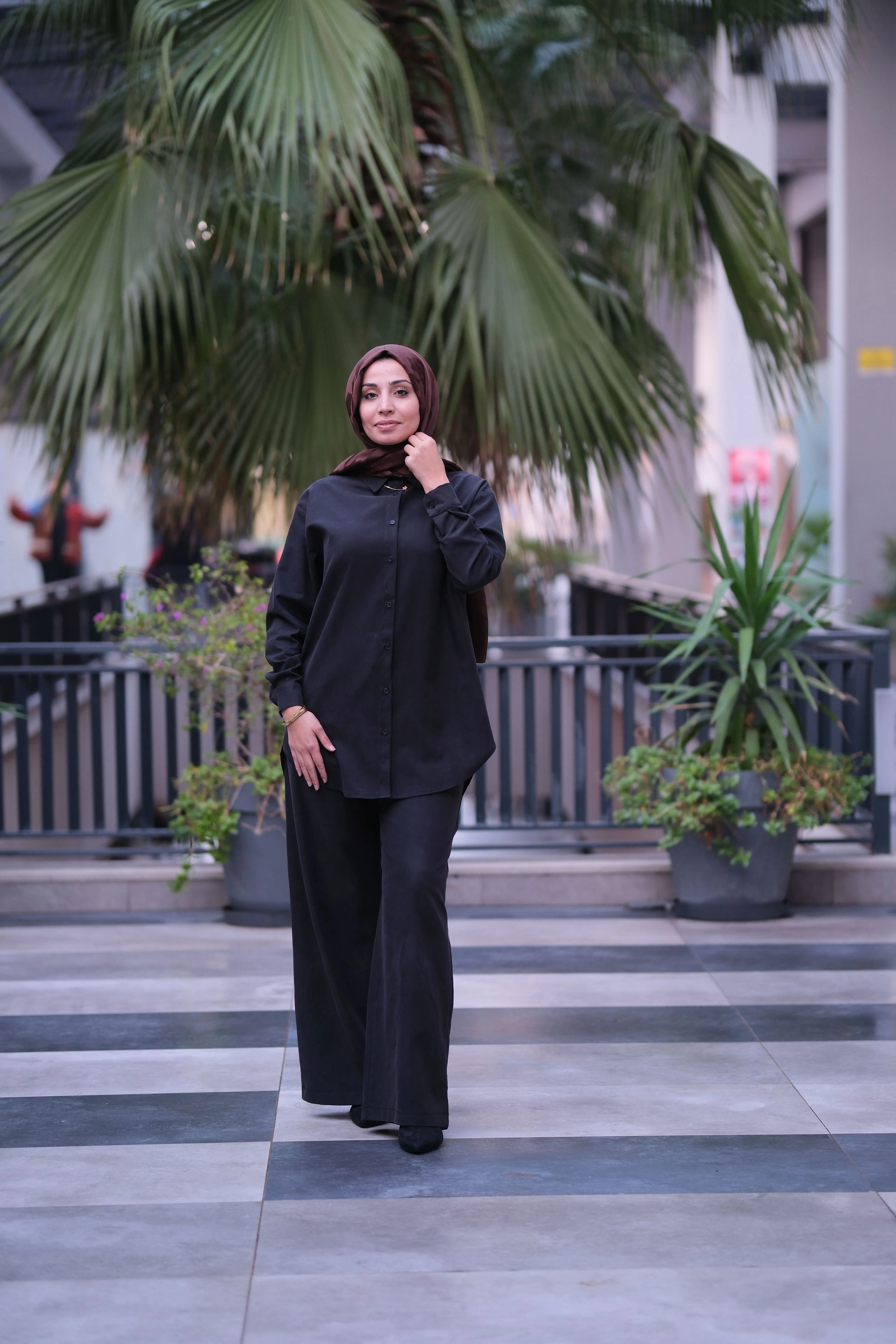 Lyosel Pantolon Gömlek Takım – Rahat Kalıp, Dökümlü ve Şık Tesettür Takım - Siyah